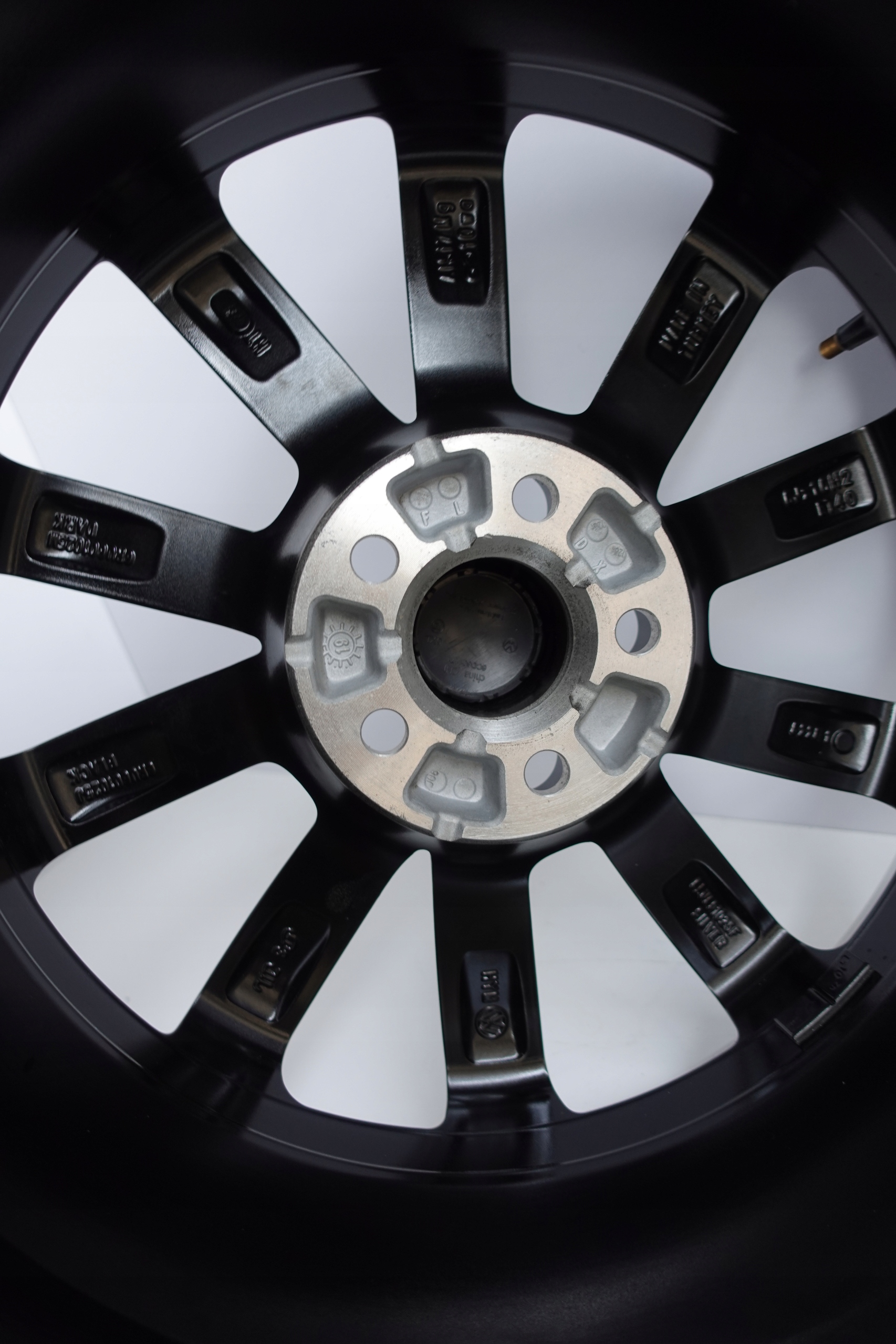 Felgi aluminiowe VOLKSWAGEN POLO 6RU601025J 16" 5x100 ORYGINALNE