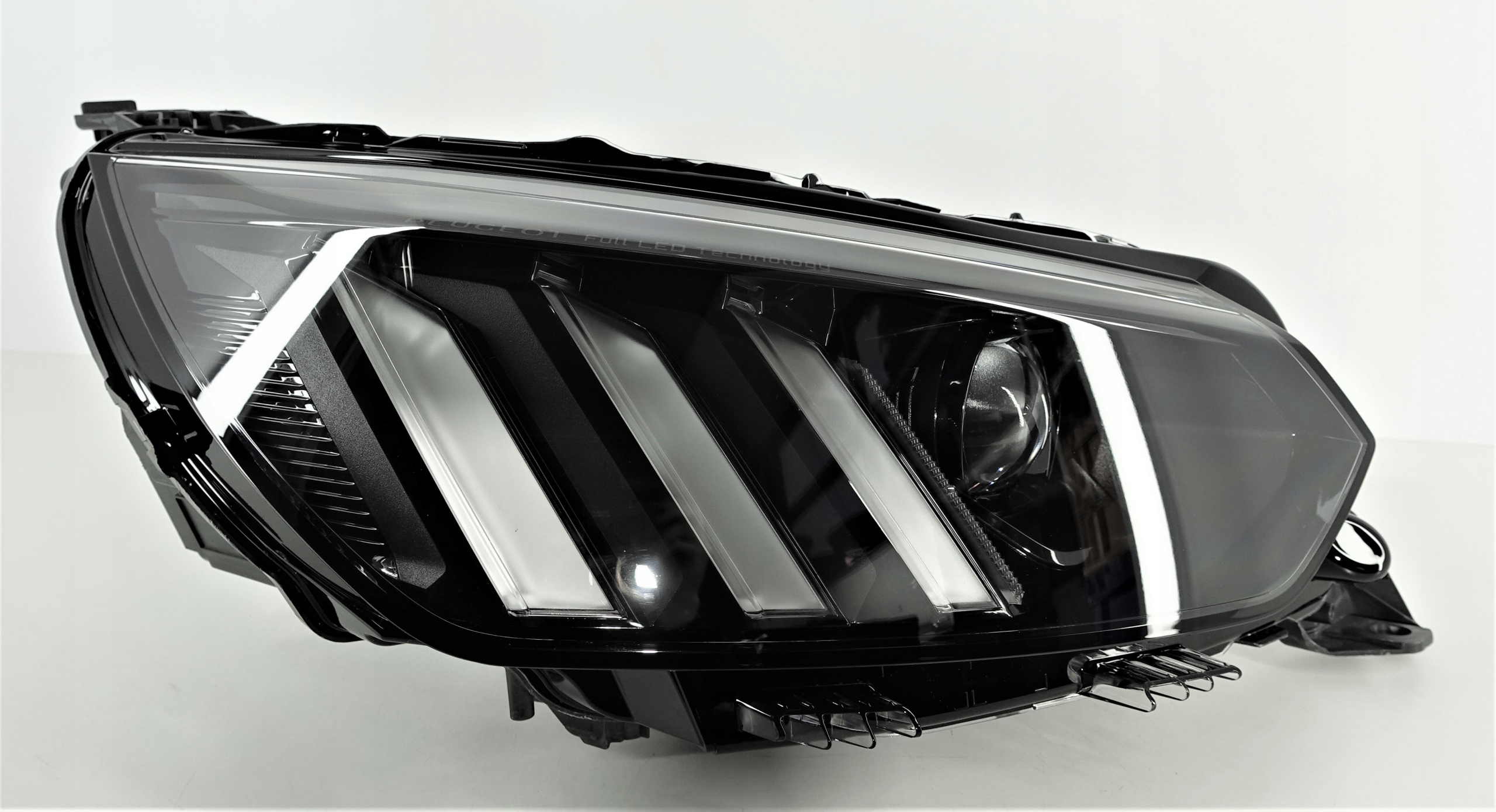 PEUGEOT 208/2008 2019- LAMPA LEWA PRAWA FULL LED