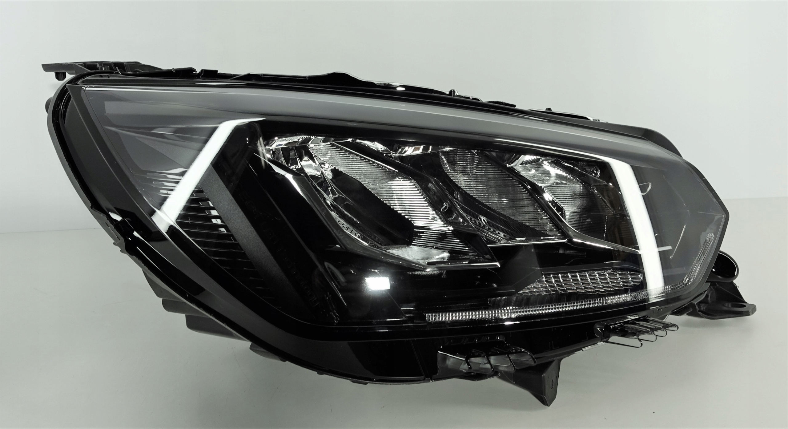 PEUGEOT 208/2008 2019- LAMPA LEWA PRAWA ECO LED