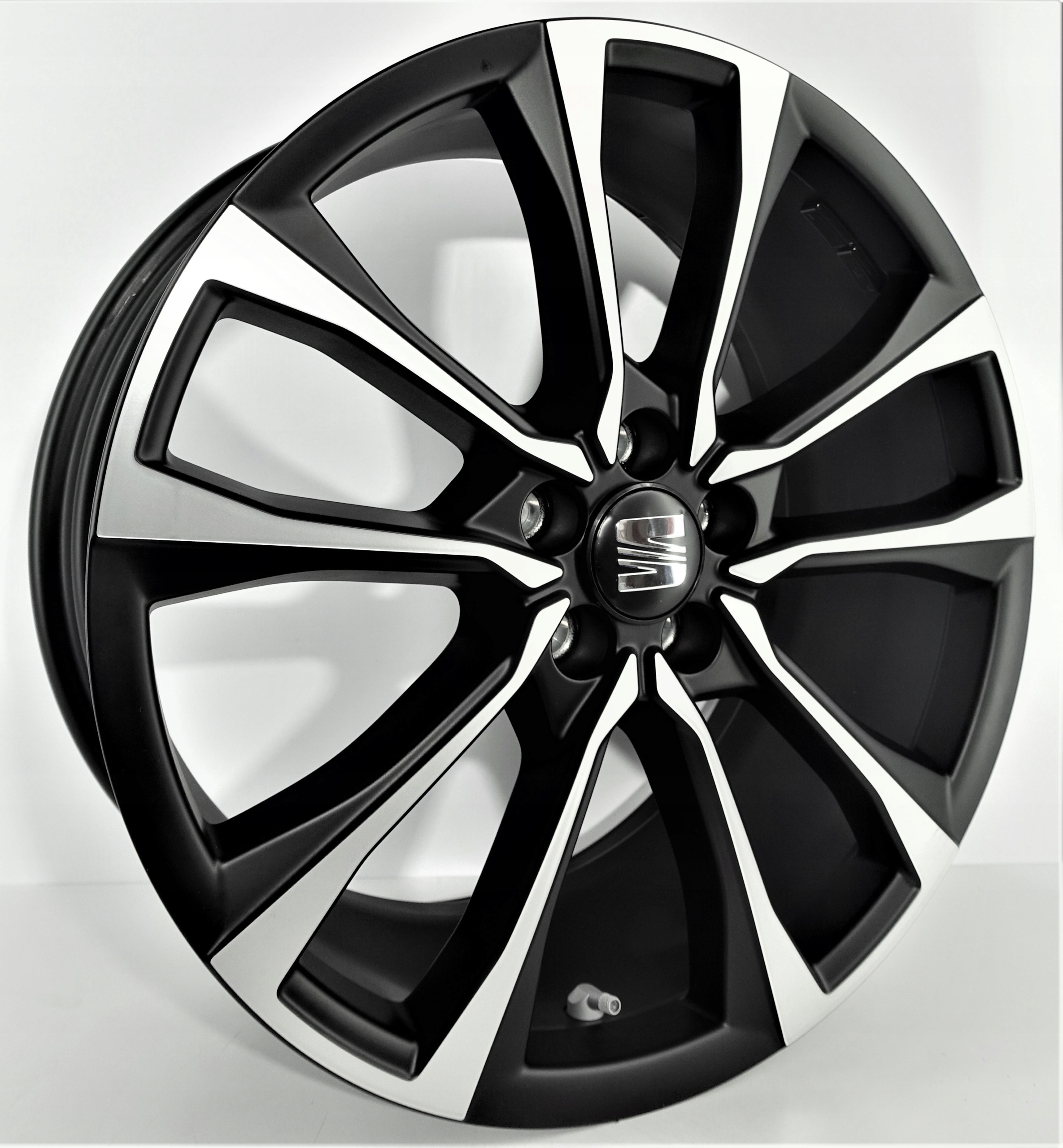 SEAT ARONA felgi ET 46 7.5J 18'' 5x100 NOWE !!!