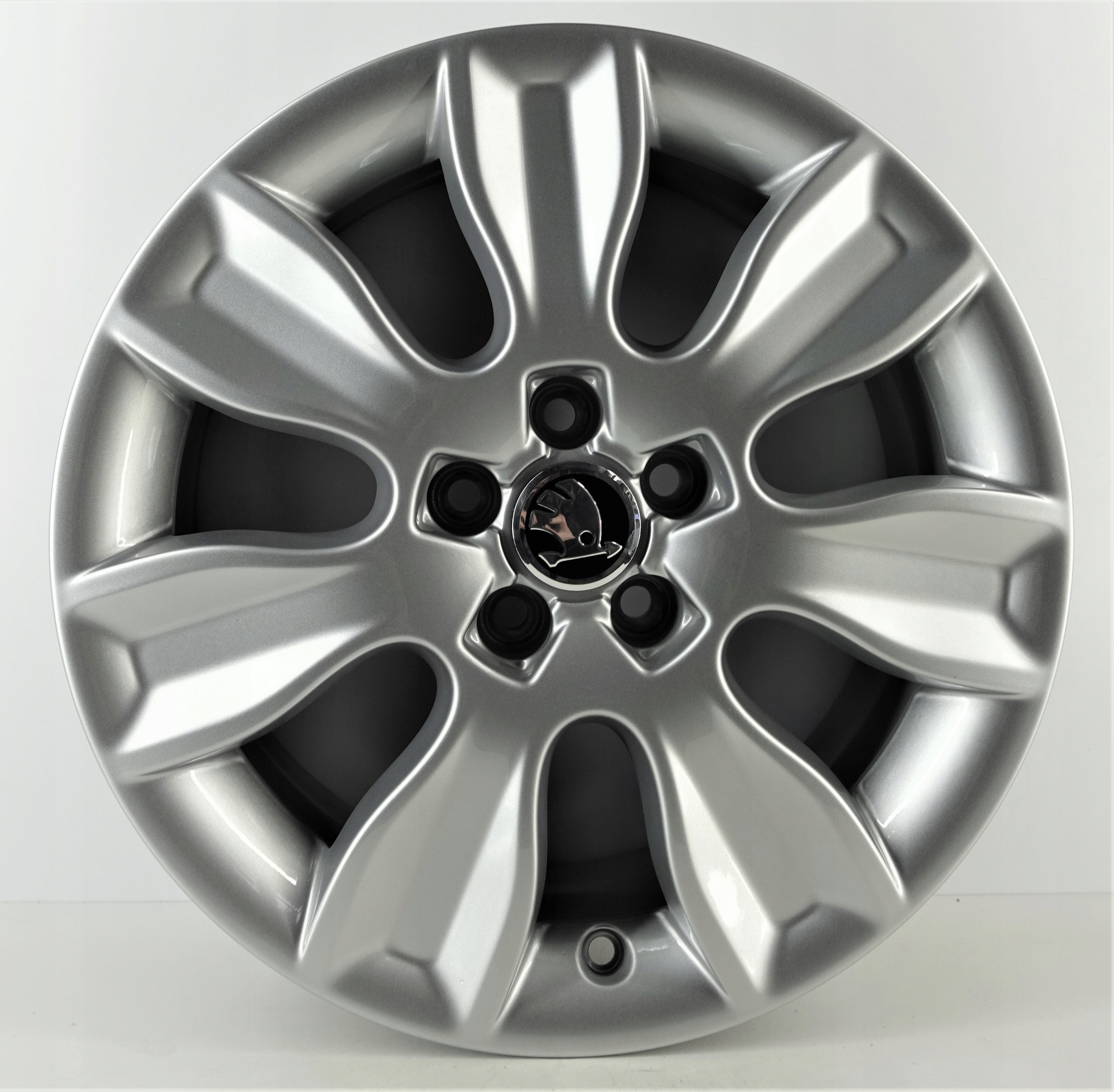 Felgi SKODA FABIA KAMIQ 6.0J x 16" 5x100 ET 30