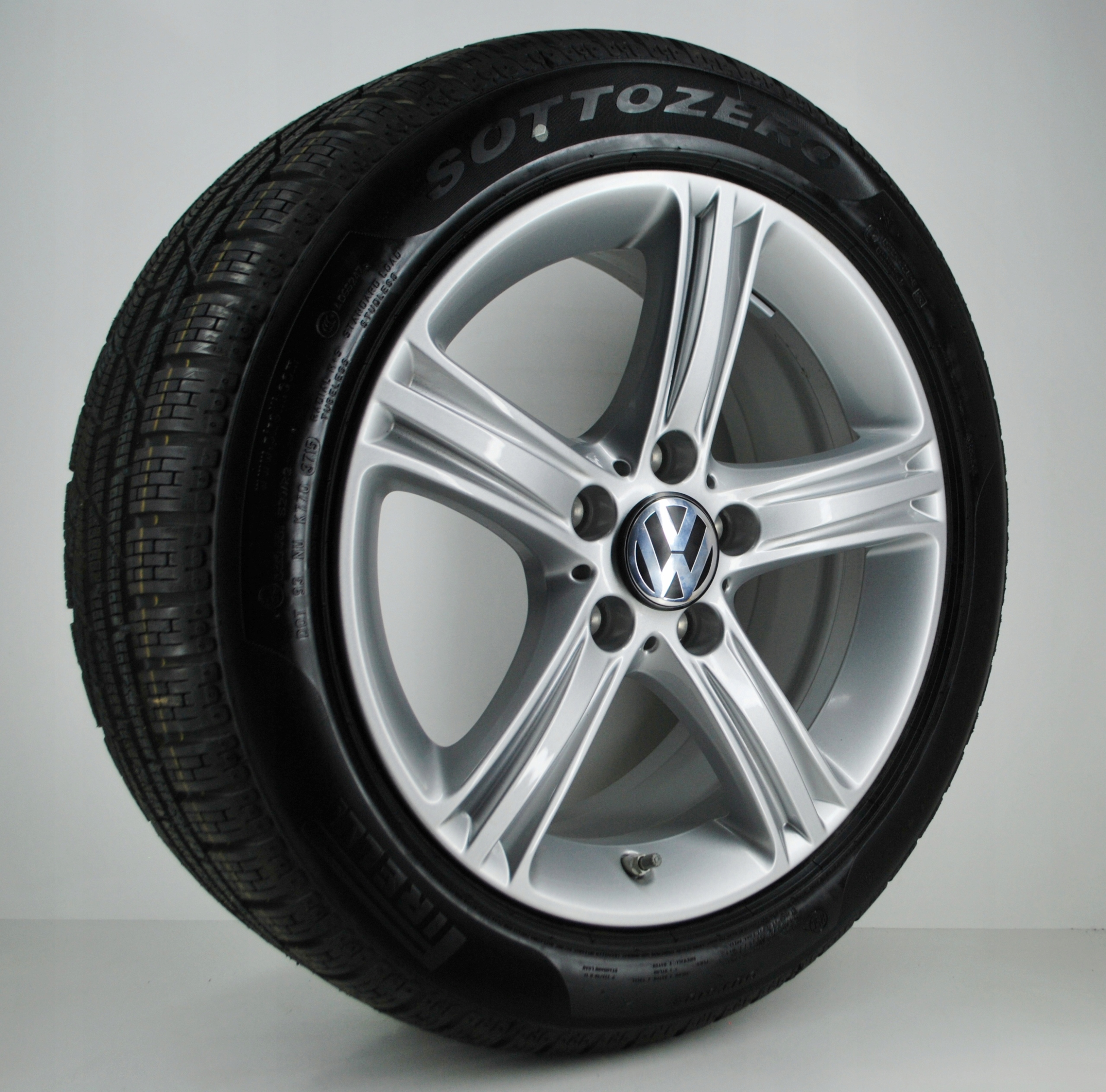 17" 5x120 VW Koła zimowe 225/50R17 Pirelli