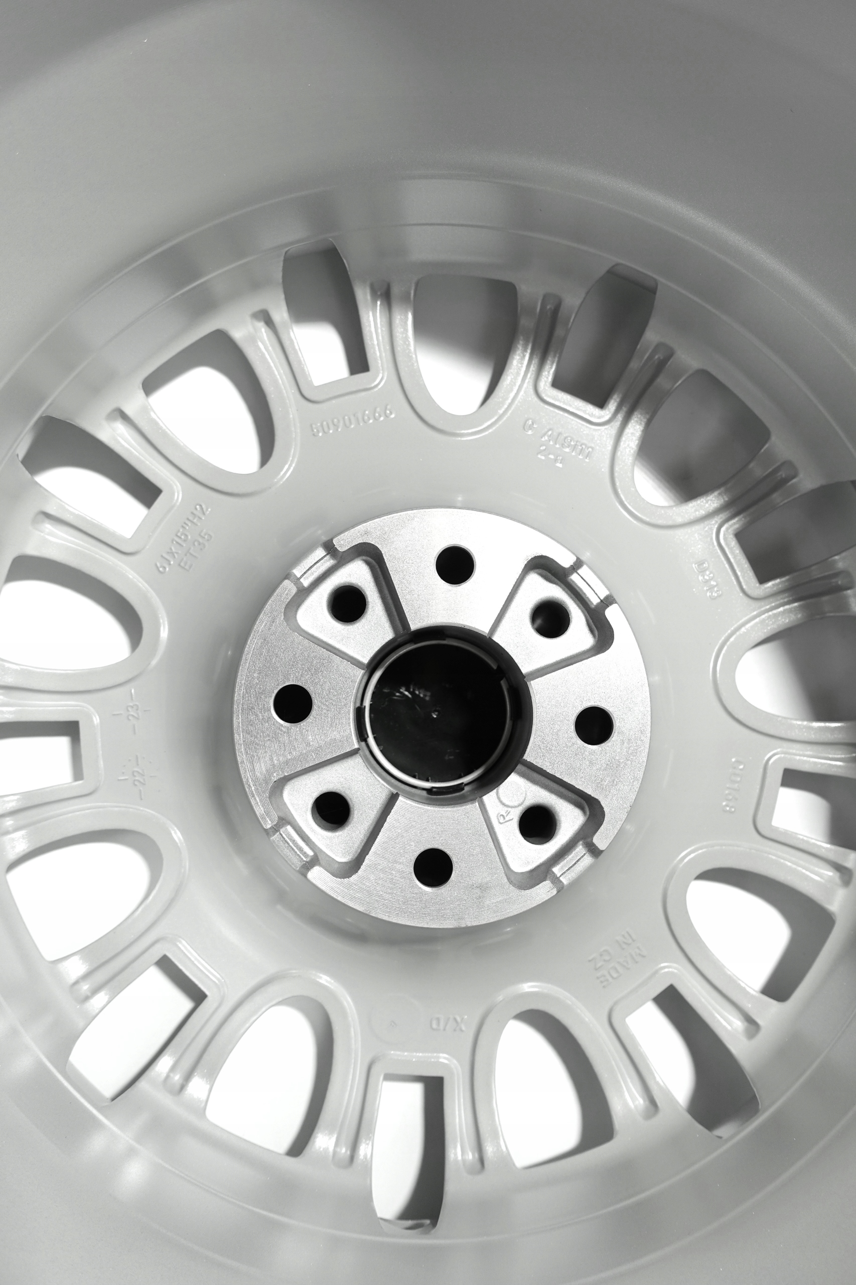 FELGI ALUMINIOWE FIAT 500 NOWE ORYGINALNE 50901666 6.0" x 15" 4x98 ET 35