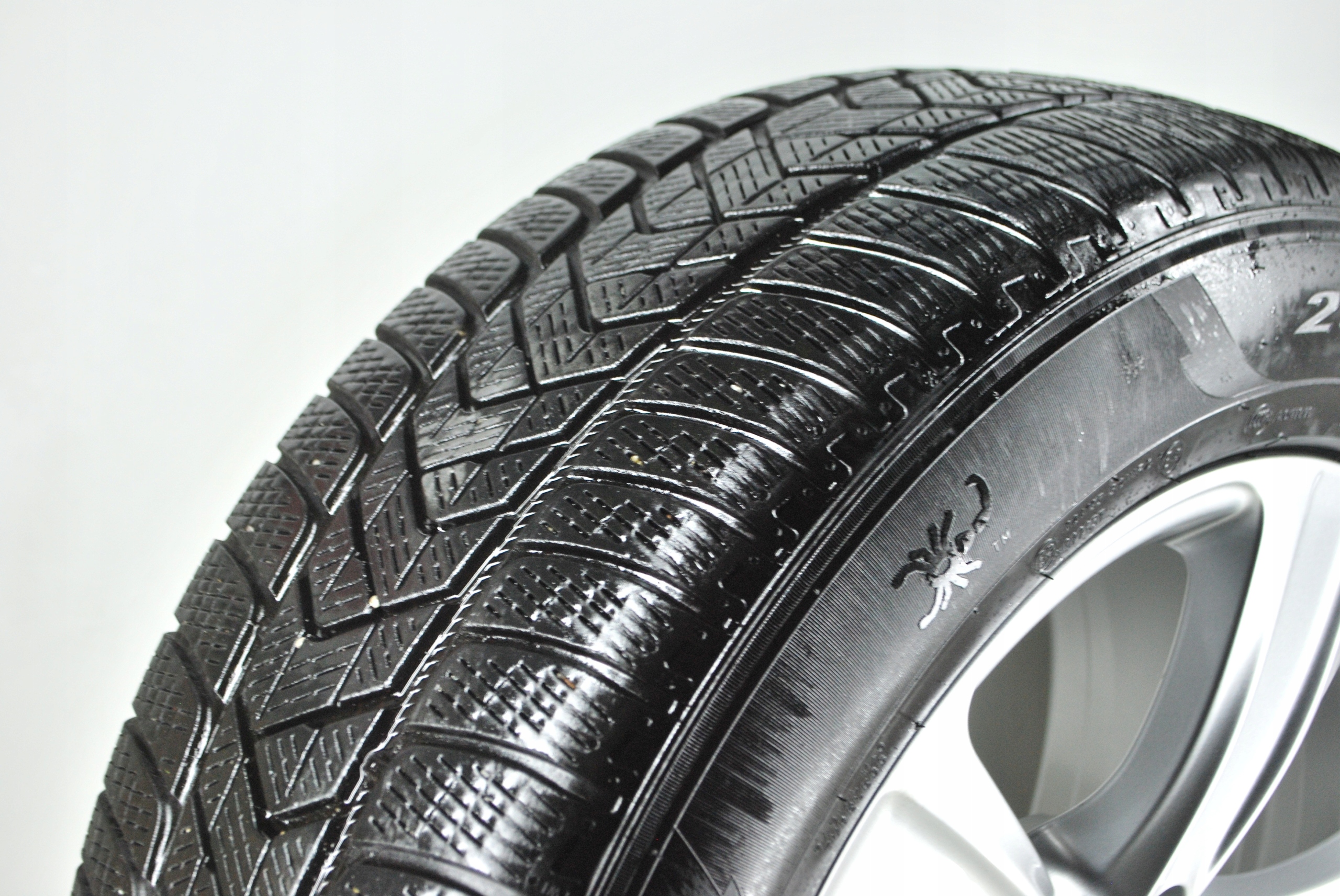 MERCEDES GLC W253 Koła zimowe 235/60R18 PIRELLI