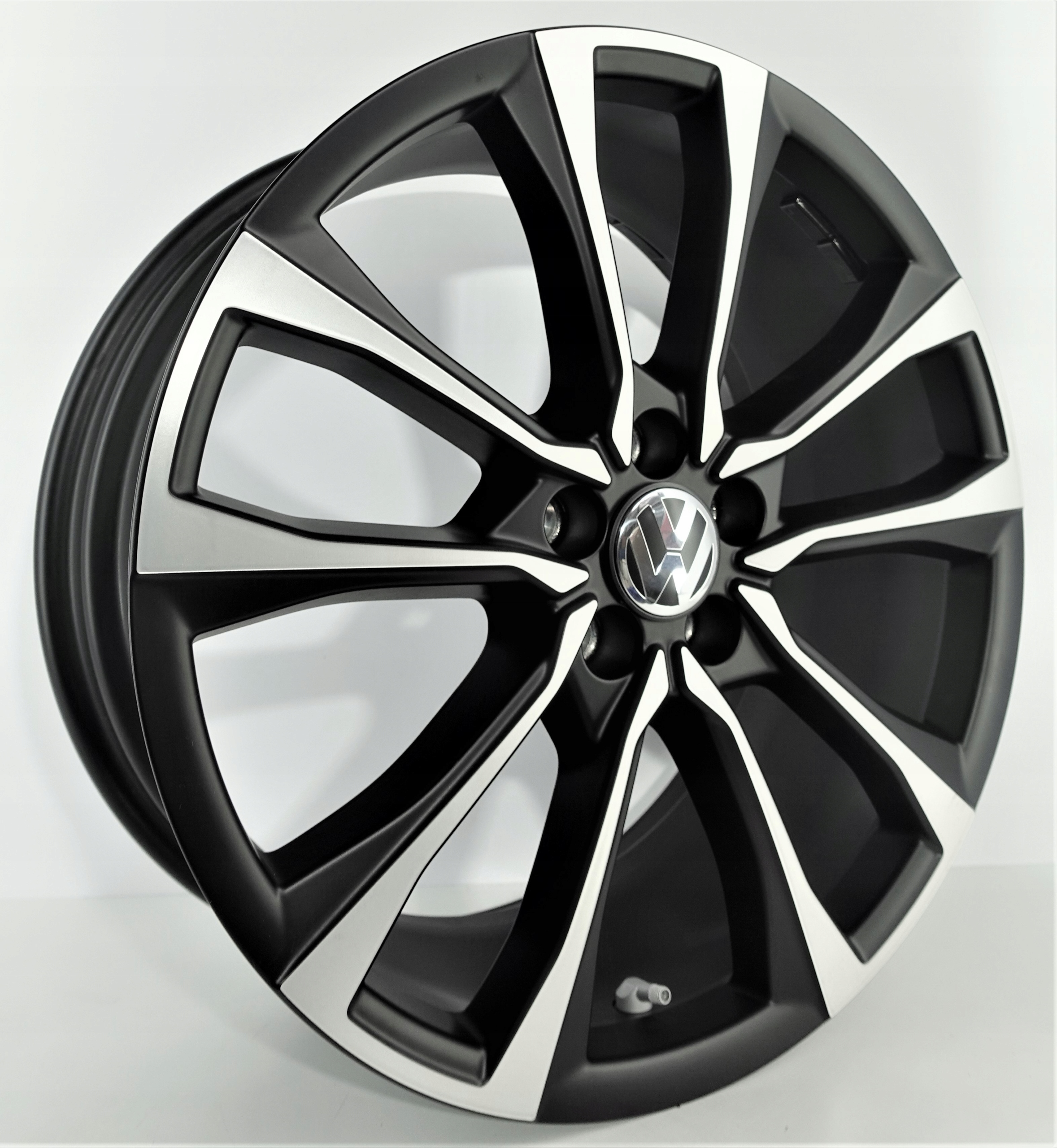 VW T-CROSS felgi ET 46 7.5J 18'' 5x100 NOWE !!!