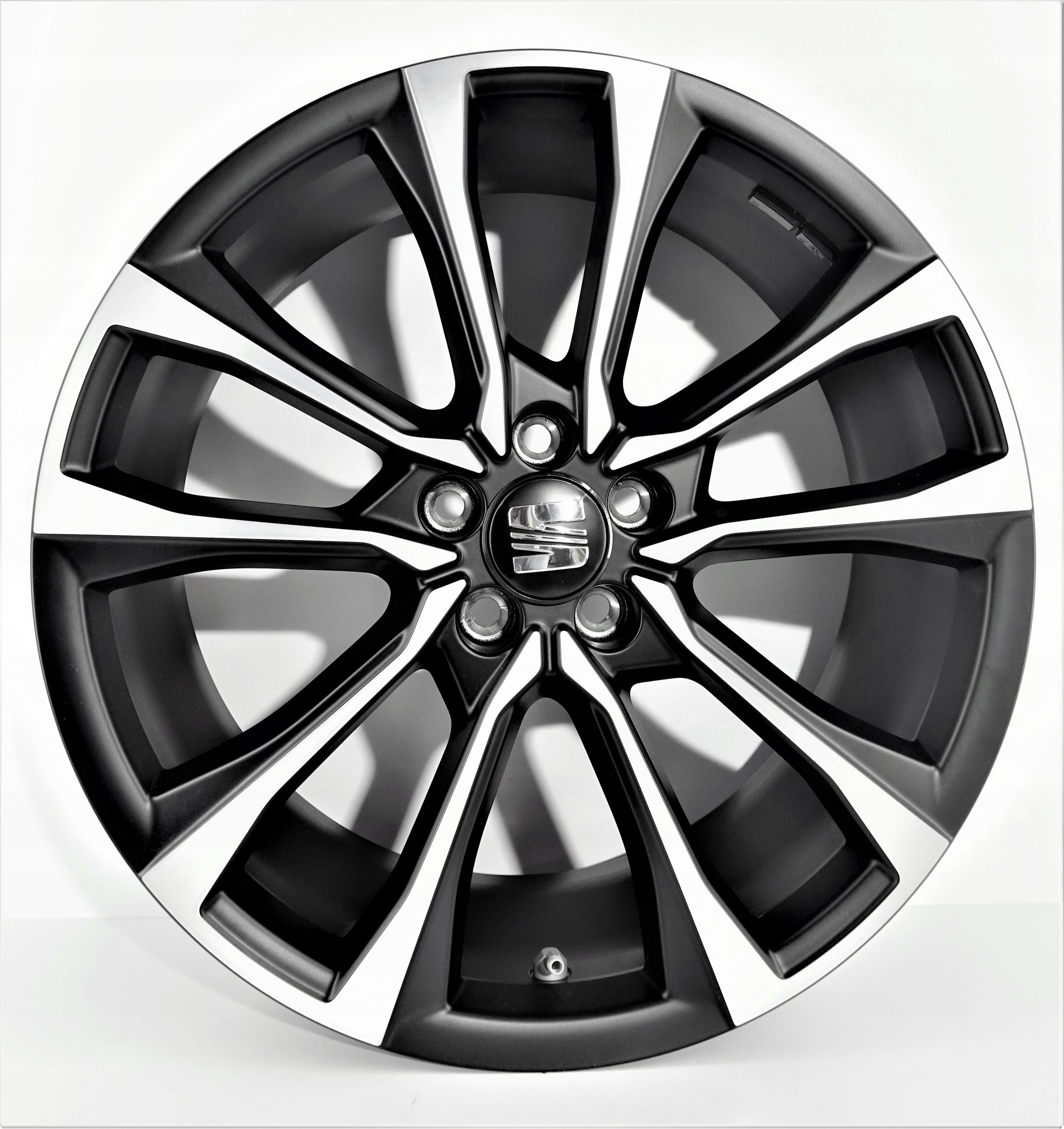 SEAT ARONA felgi ET 46 7.5J 18'' 5x100 NOWE !!!