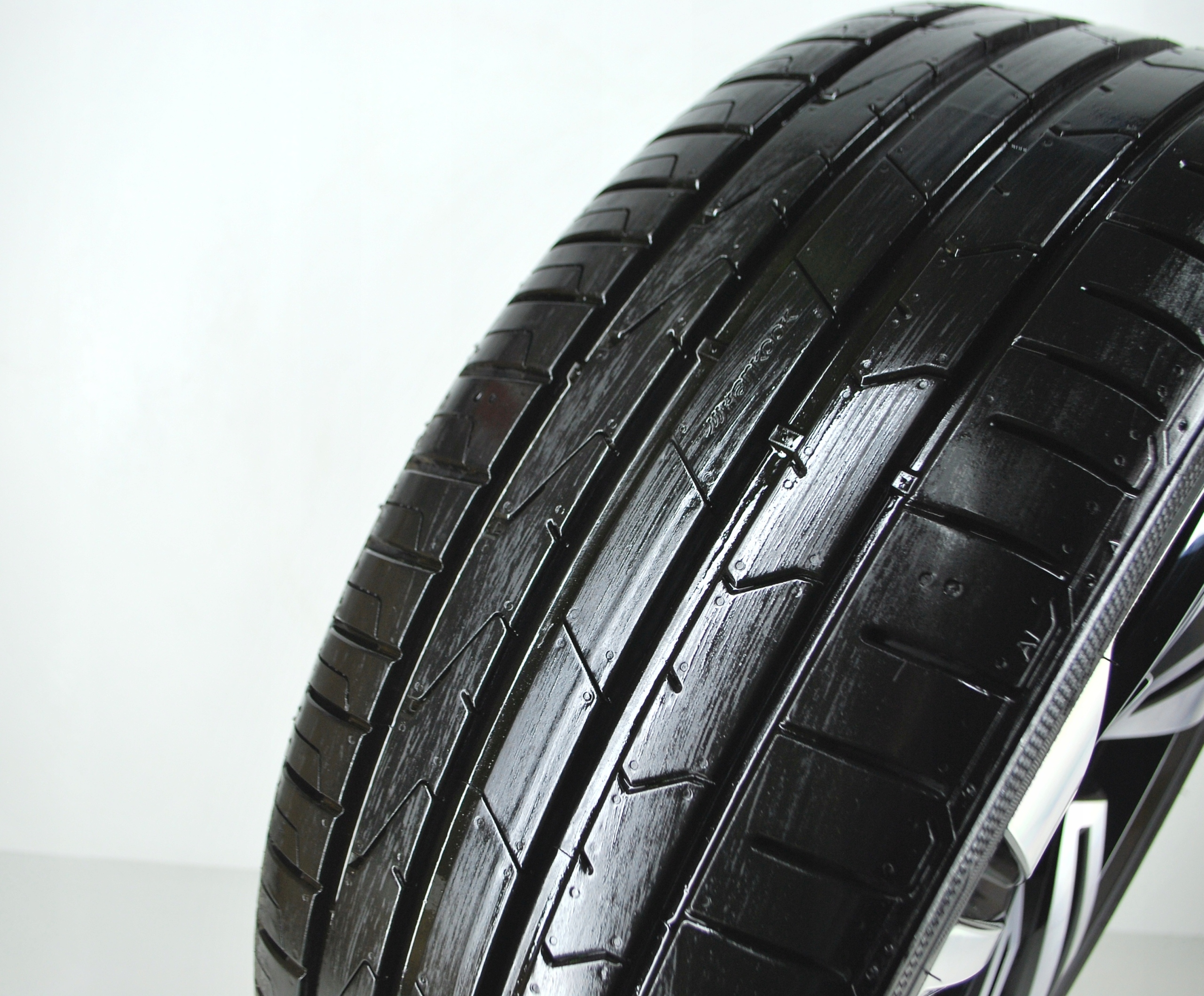 T-CROSS VW koła letnie 18'' 215/45 Hankook