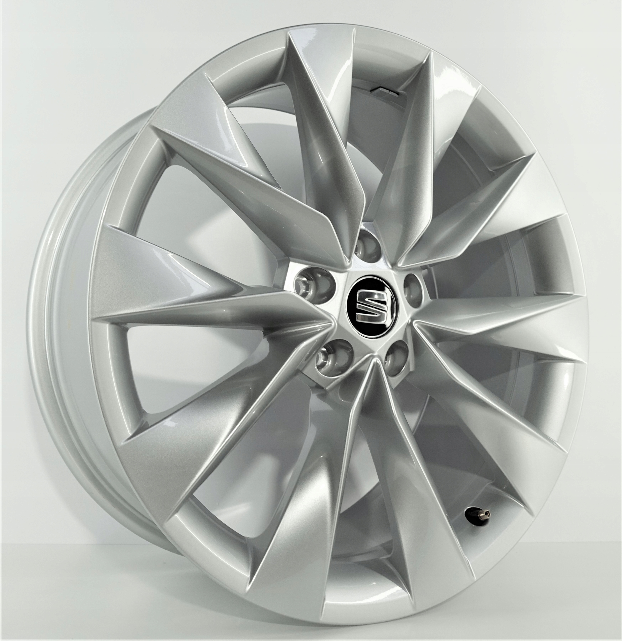 SEAT felgi 8x19 ET45 5x112 5LA601025