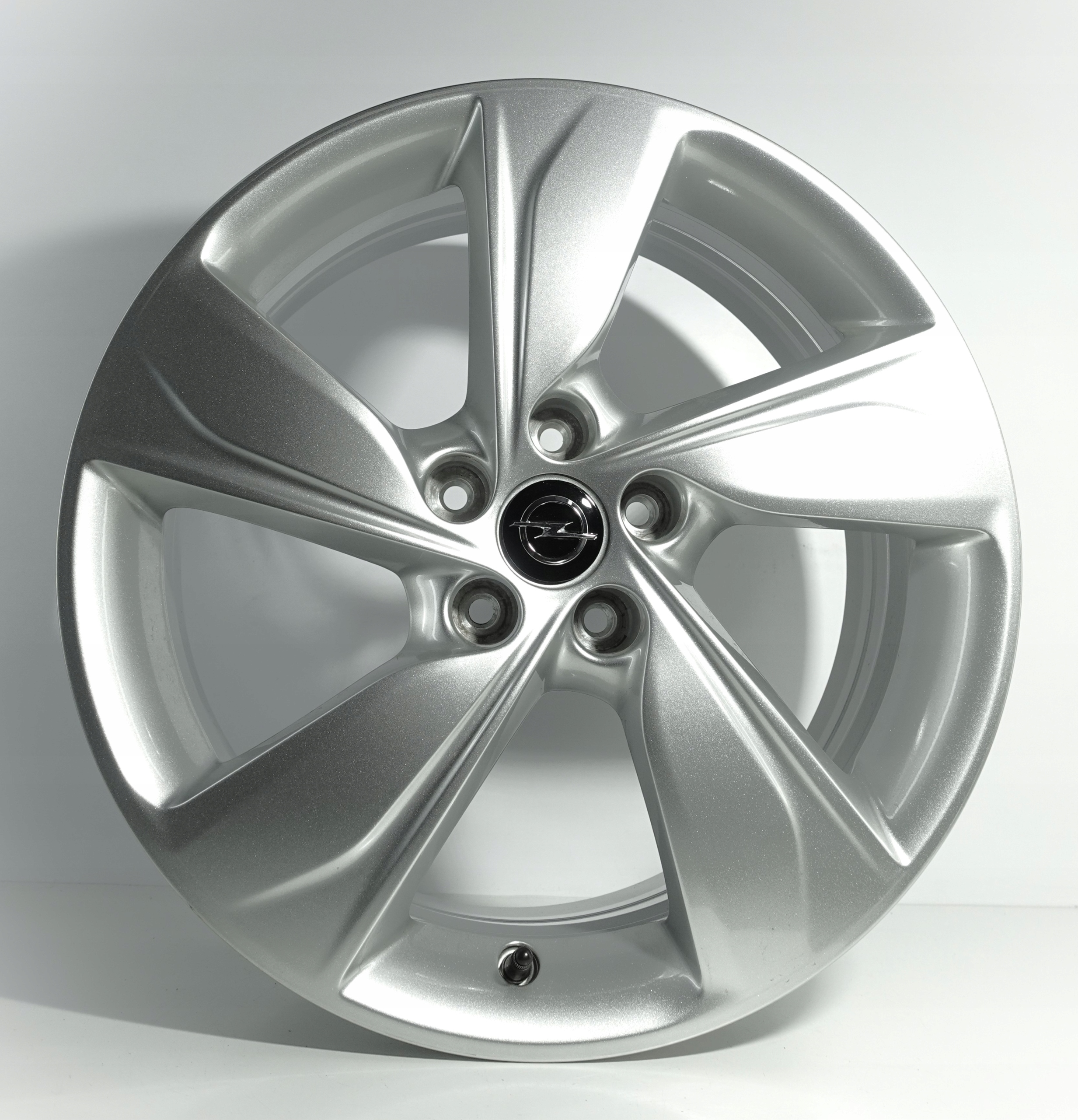 Felgi aluminiowe Opel Grandland 7.5J 18" 5x108 ET 49 oryginalne YP00064380