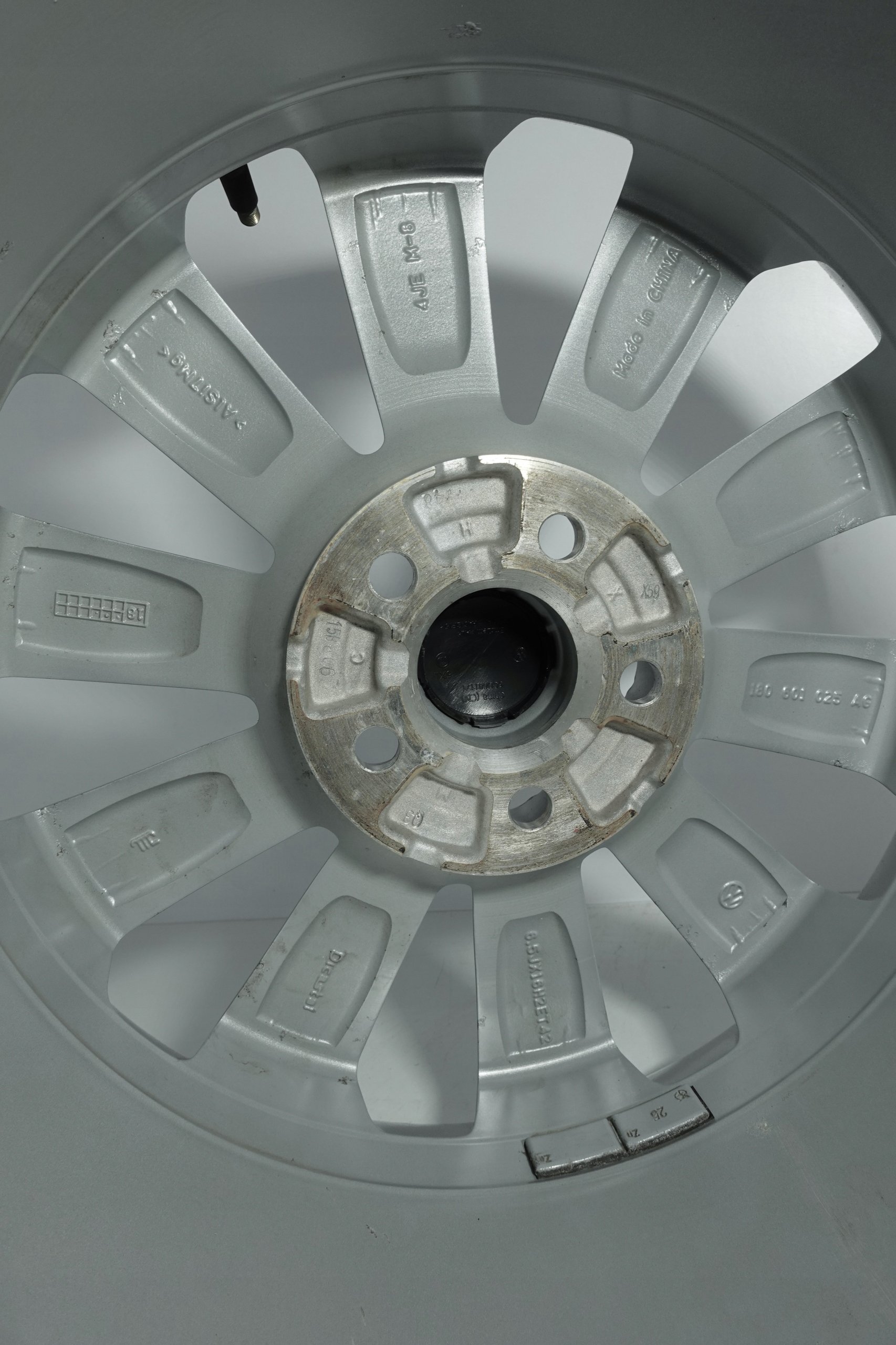 FELGI ALUMINIOWE VOLKSWAGEN 16" 5x112 ORYGINALNE 180601025AG