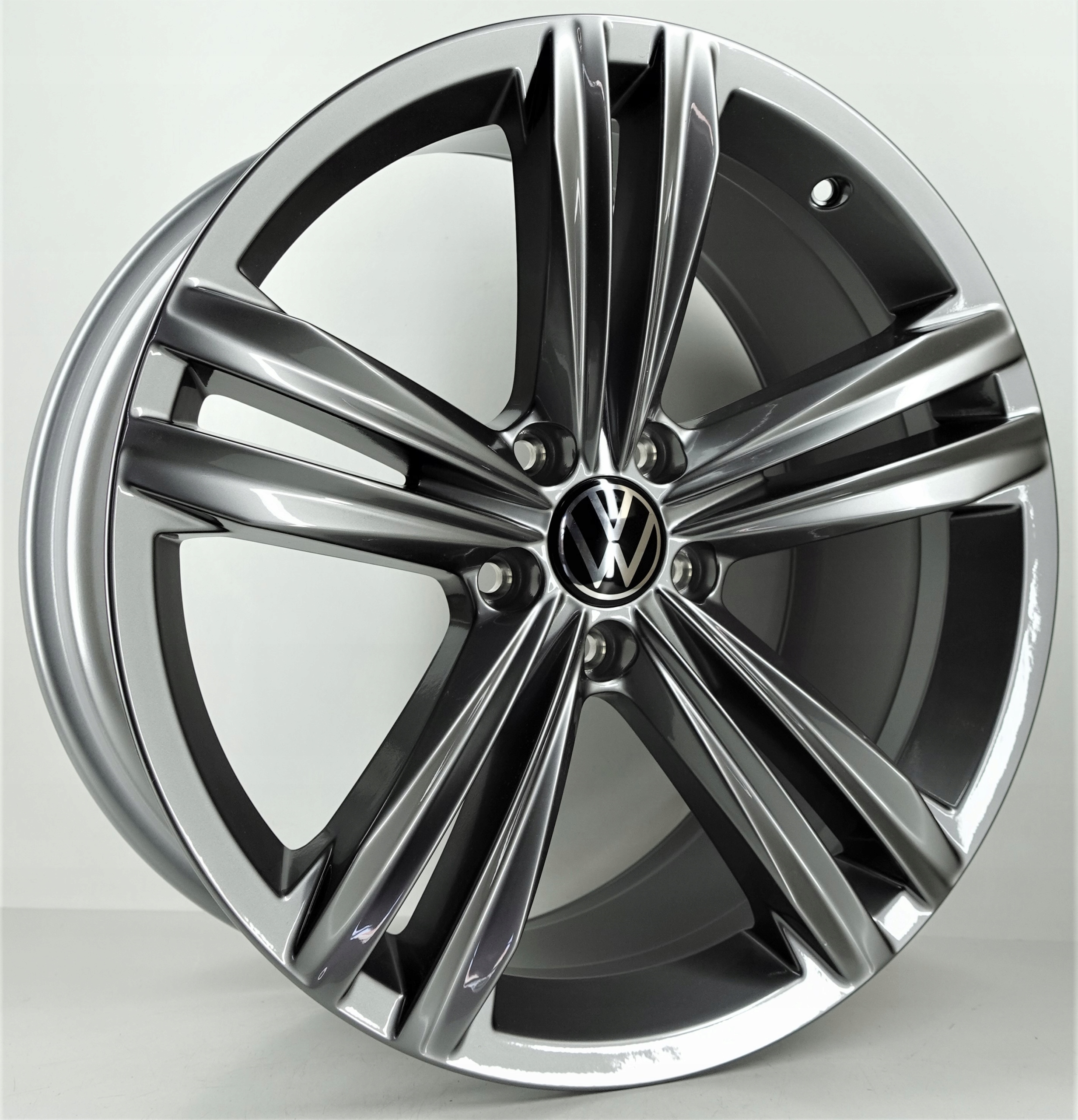 FELGI KOMPLET19″ VW TIGUAN 8.5Jx19 ET38 5NN601025D