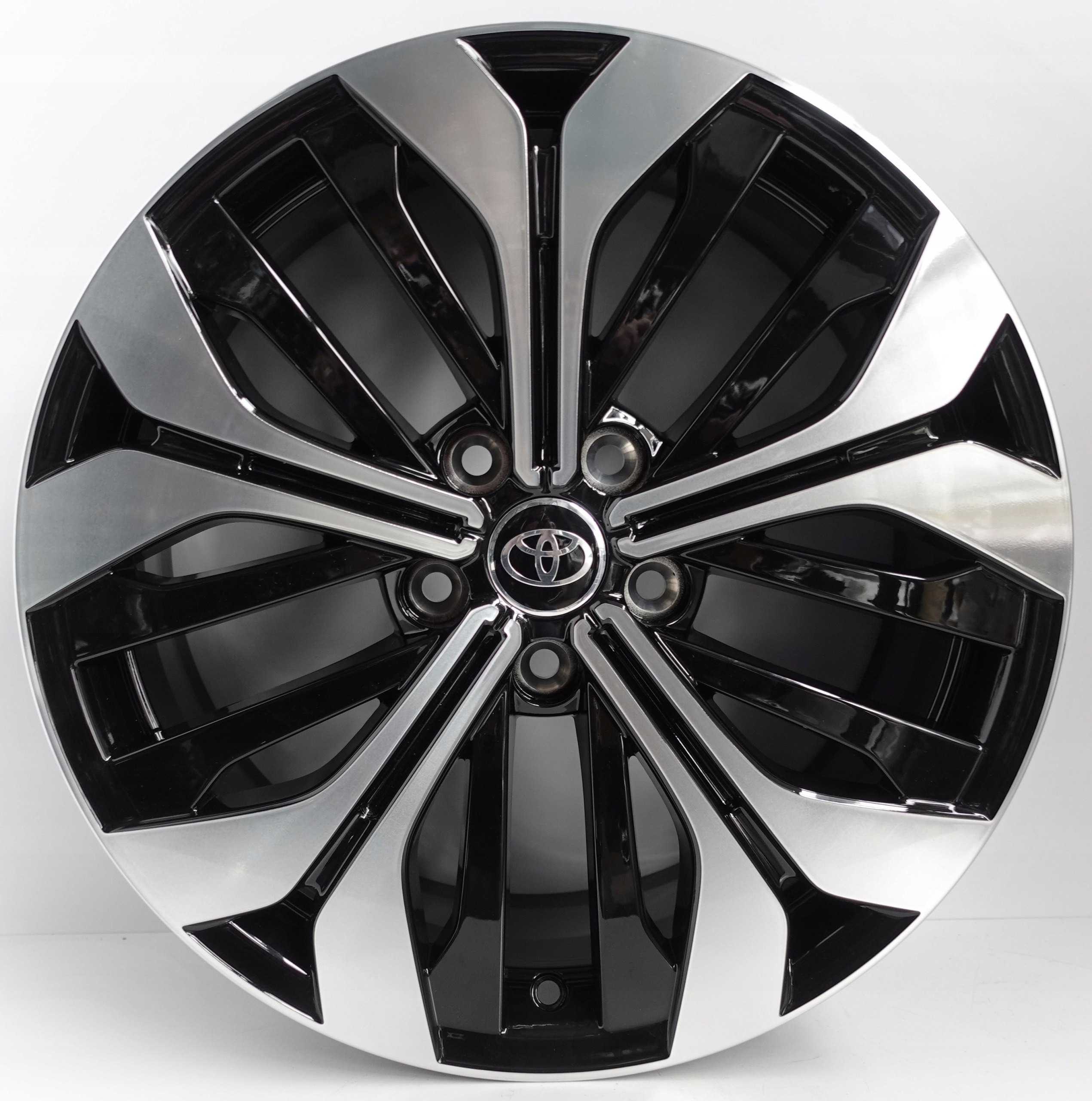 Felgi aluminiowe TOYOTA RENAULT 7.5" x 18" 5x114.3 ET 45 403007567R