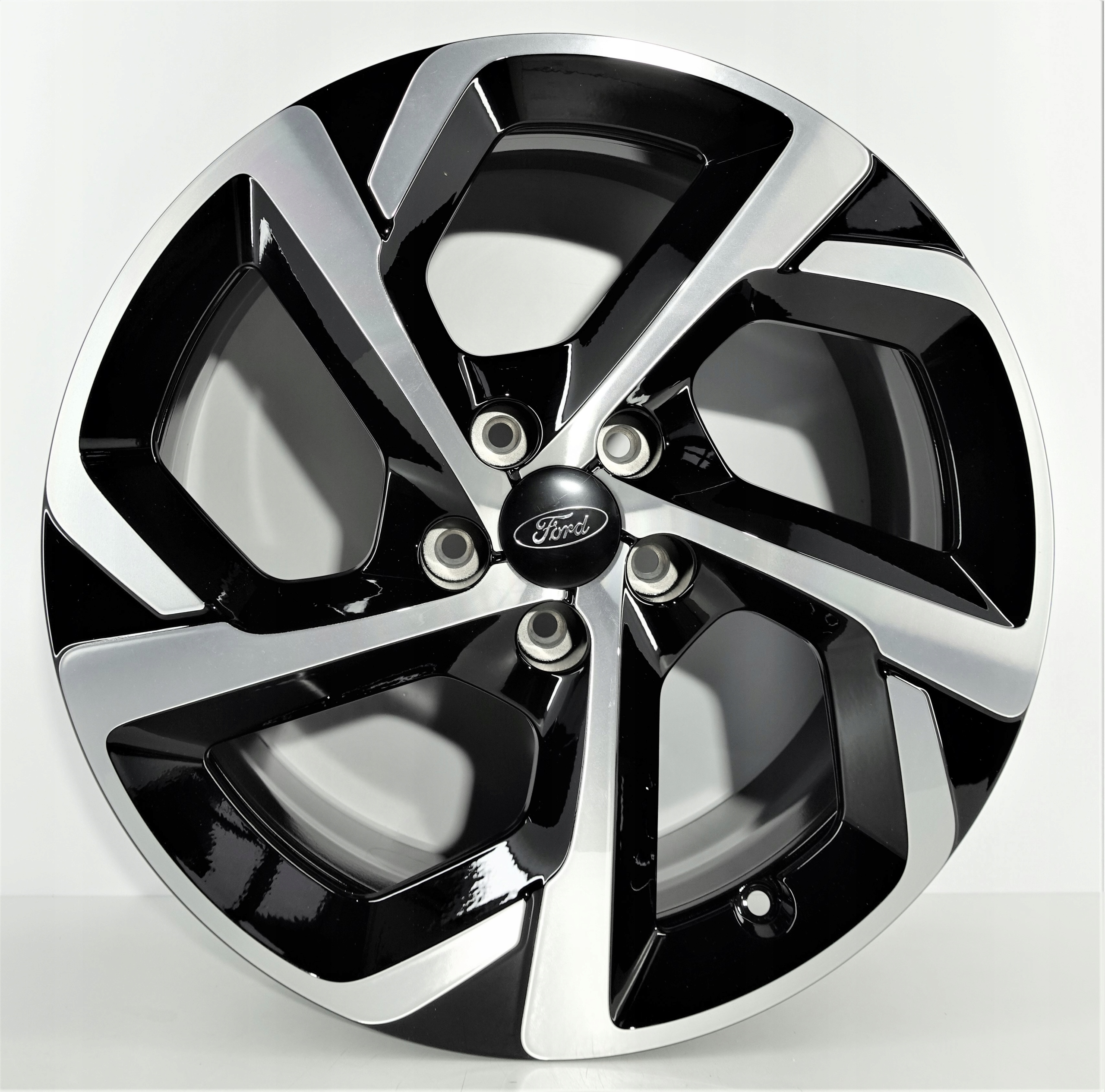 felgi 18 cali Ford Focus Mk4 5x108 7,5J Et 49