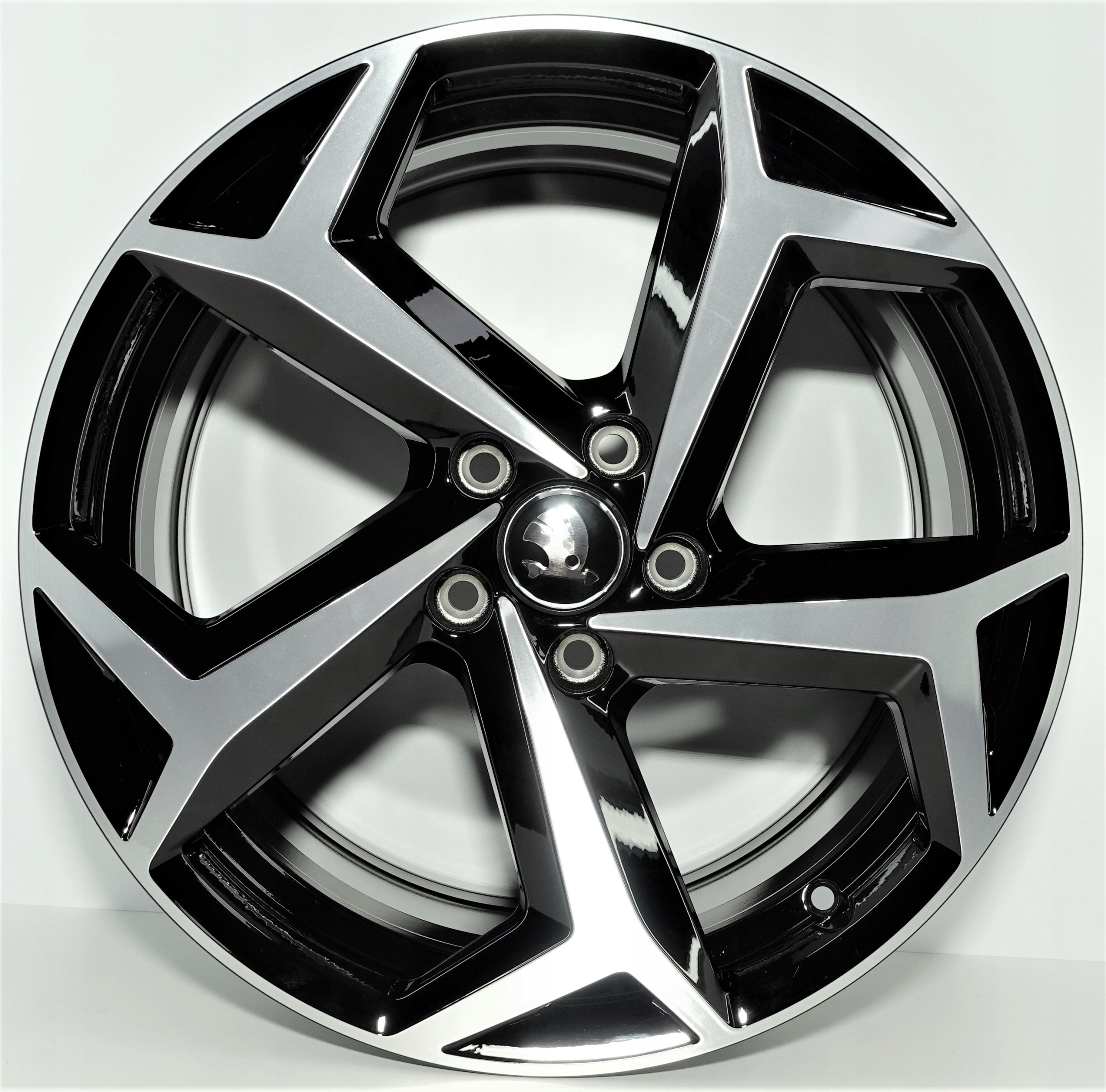 18'' FELGI SKODA SUPERB 8Jx18 ET 44 5x112