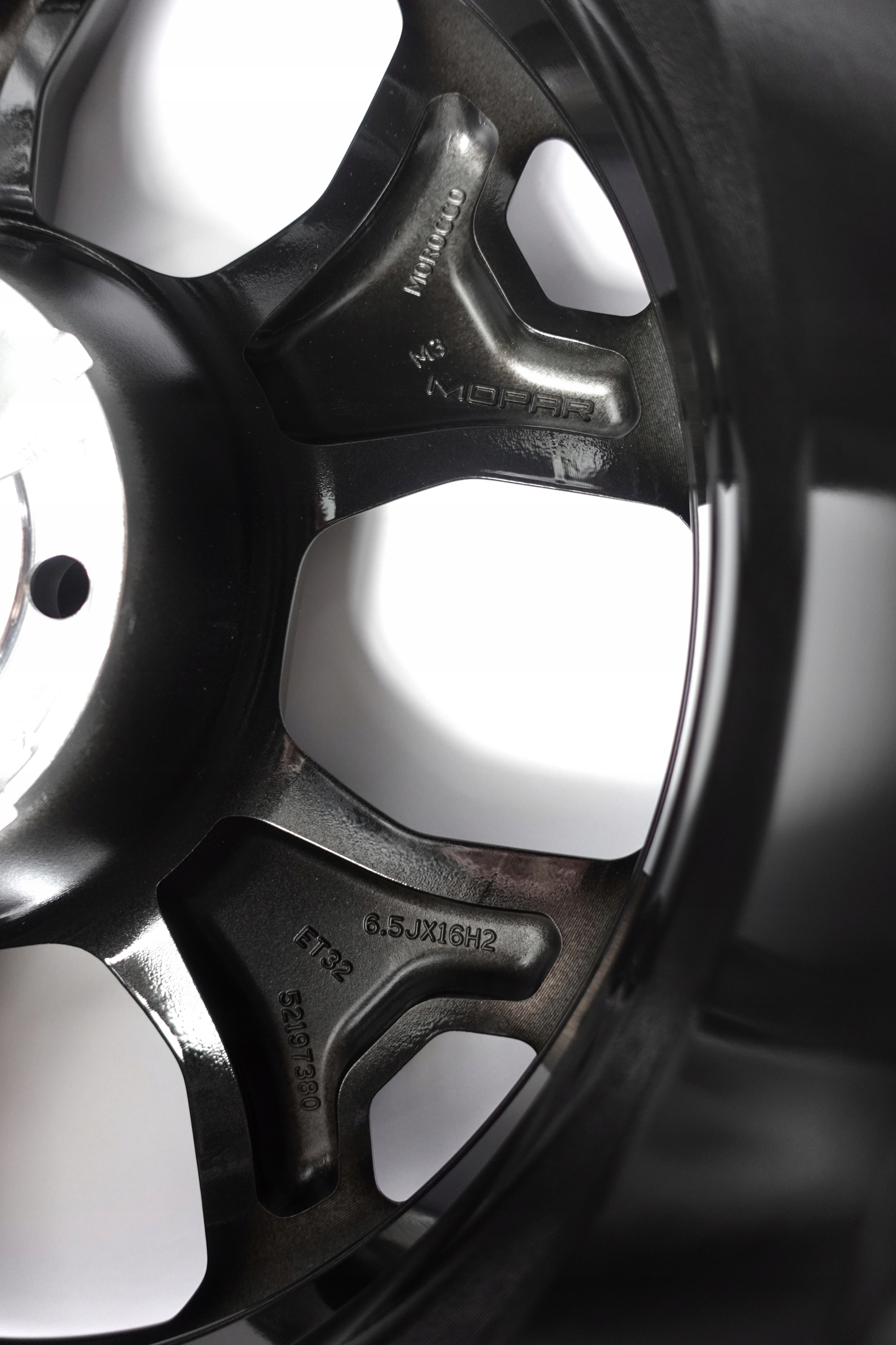 FELGI ALUMINIOWE JEEP AVENGER OE 6.5" x 16" 4x108 ET 32 52197380 ORYGINALNE