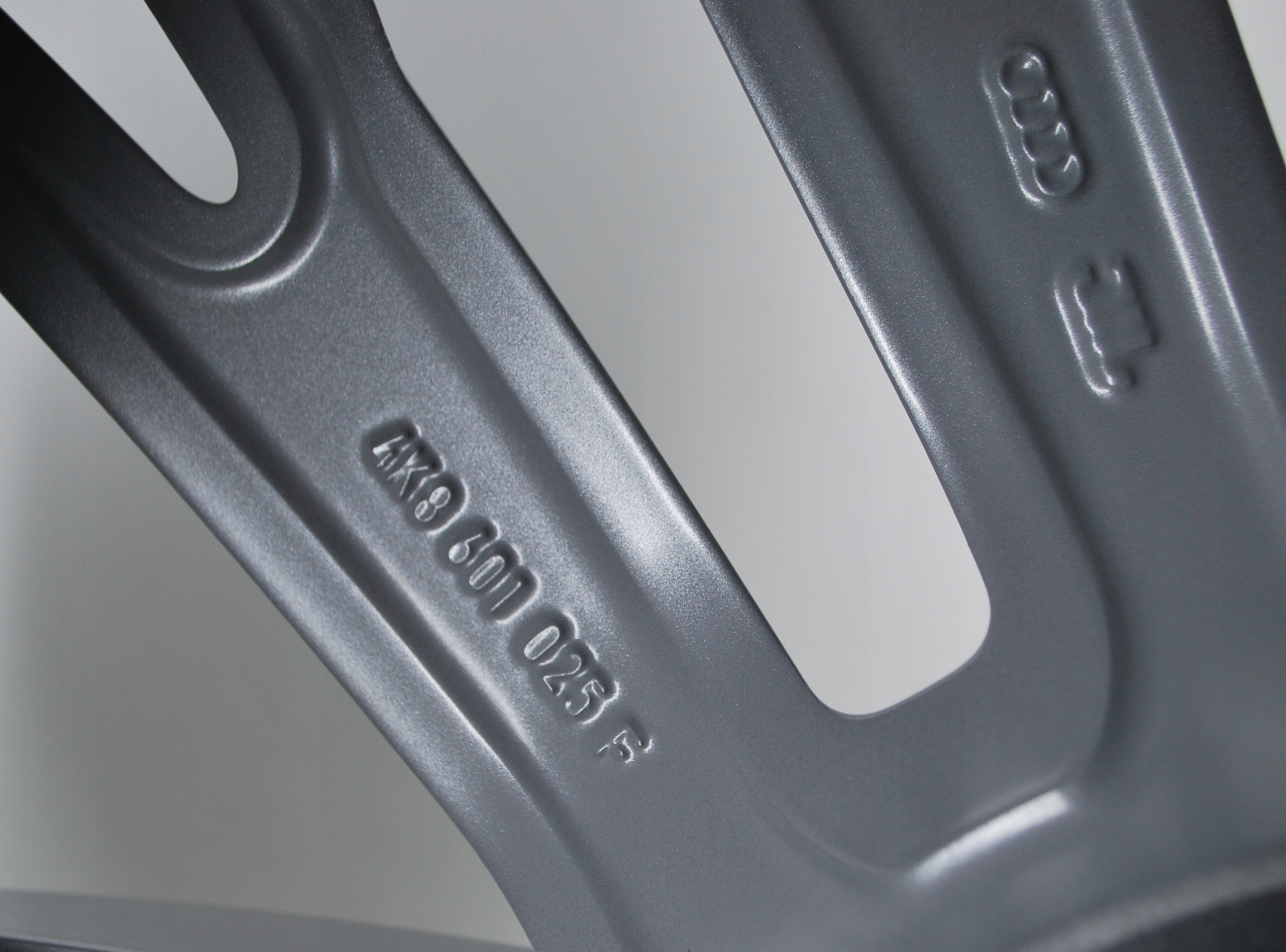 4 felgi alu 5X112 R20 AUDI ORYGINAŁ 4K8601025F