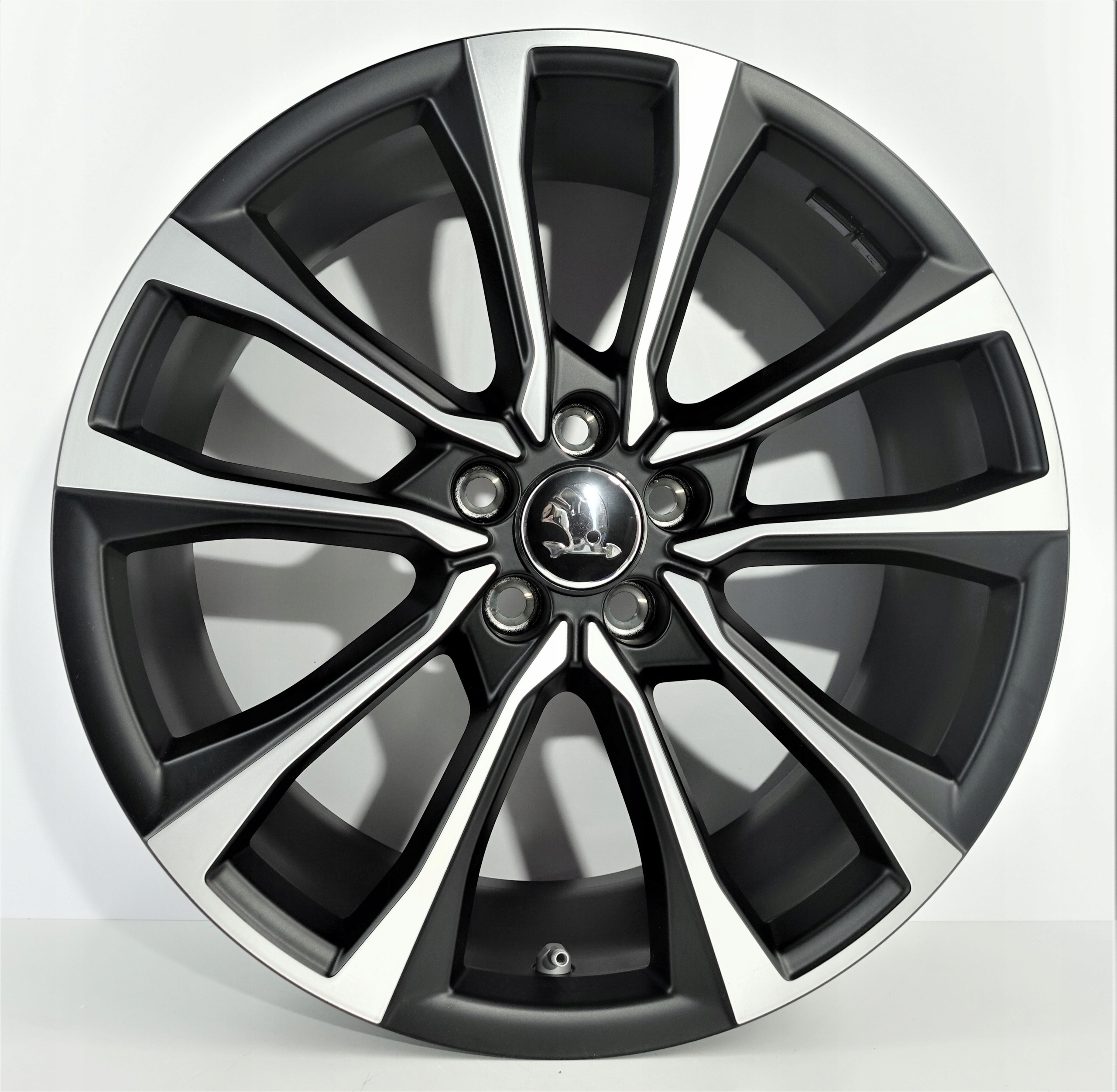 Skoda Fabia felgi ET 46 7.5J 18'' 5x100 NOWE !!!