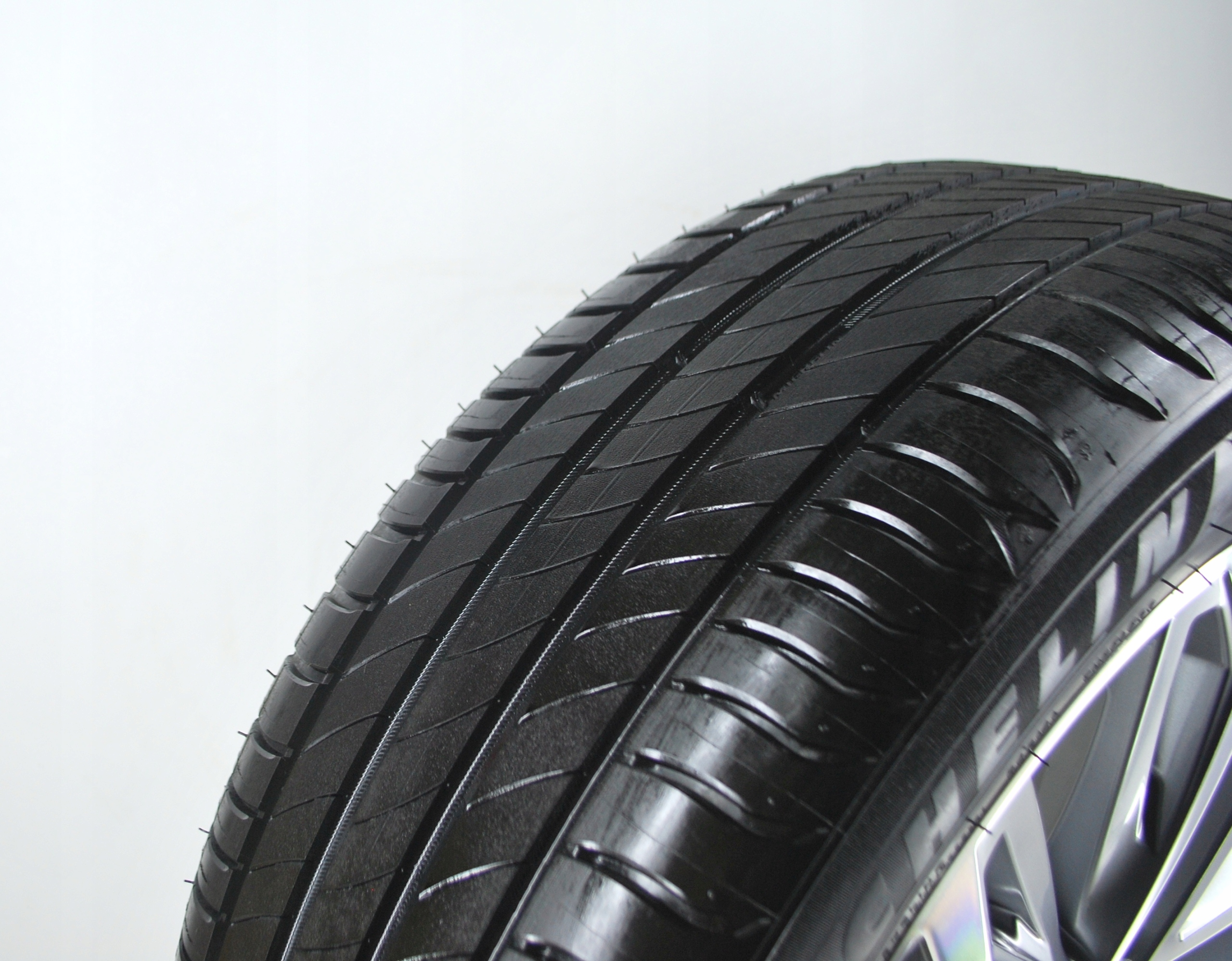 VOLKSWAGEN ID.3 18'' koła letnie 215/55 Michelin