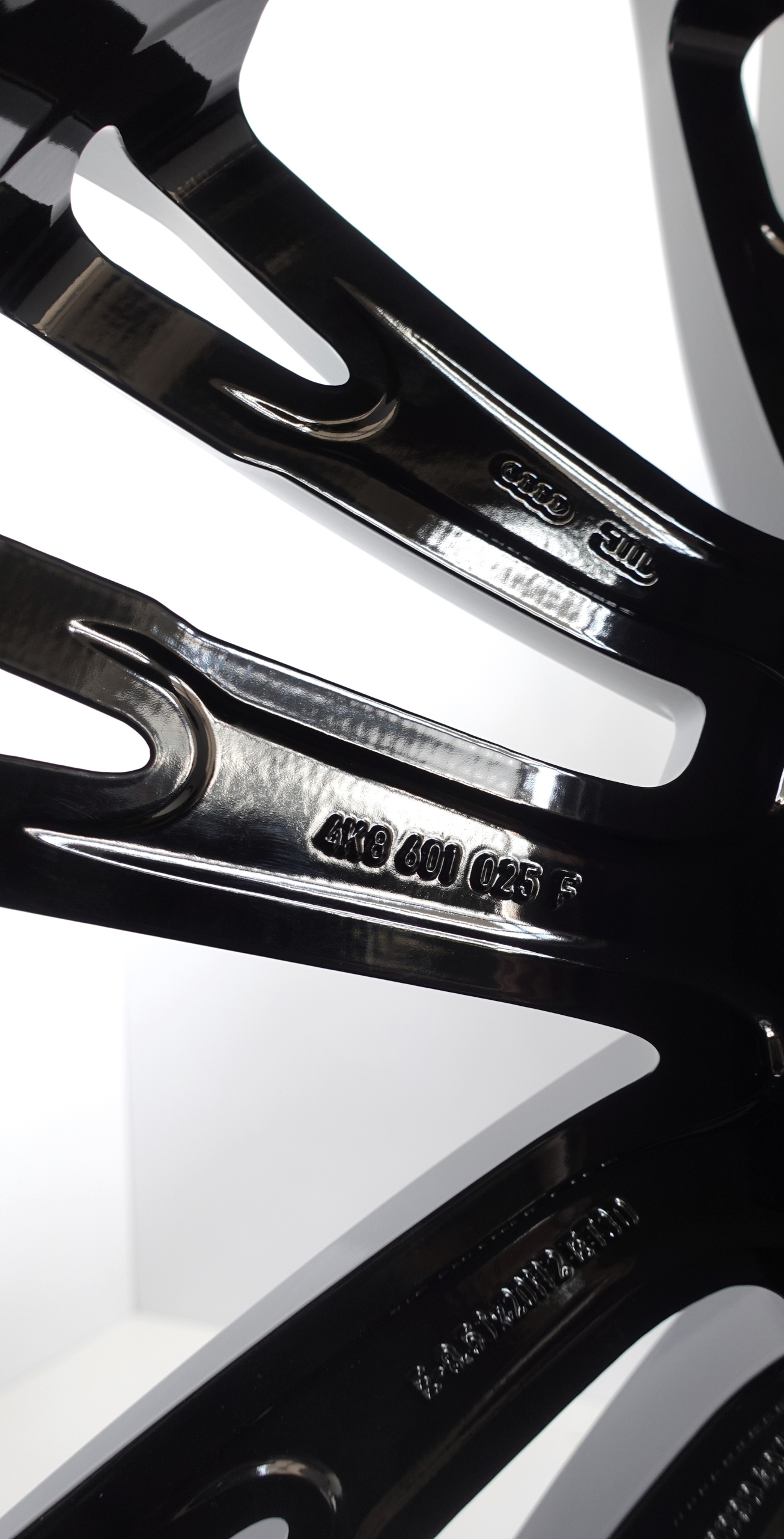 Felgi aluminiowe Audi OE 4K8601025F 8.5" x 20" 5x112 ET 30 ORYGINALNE