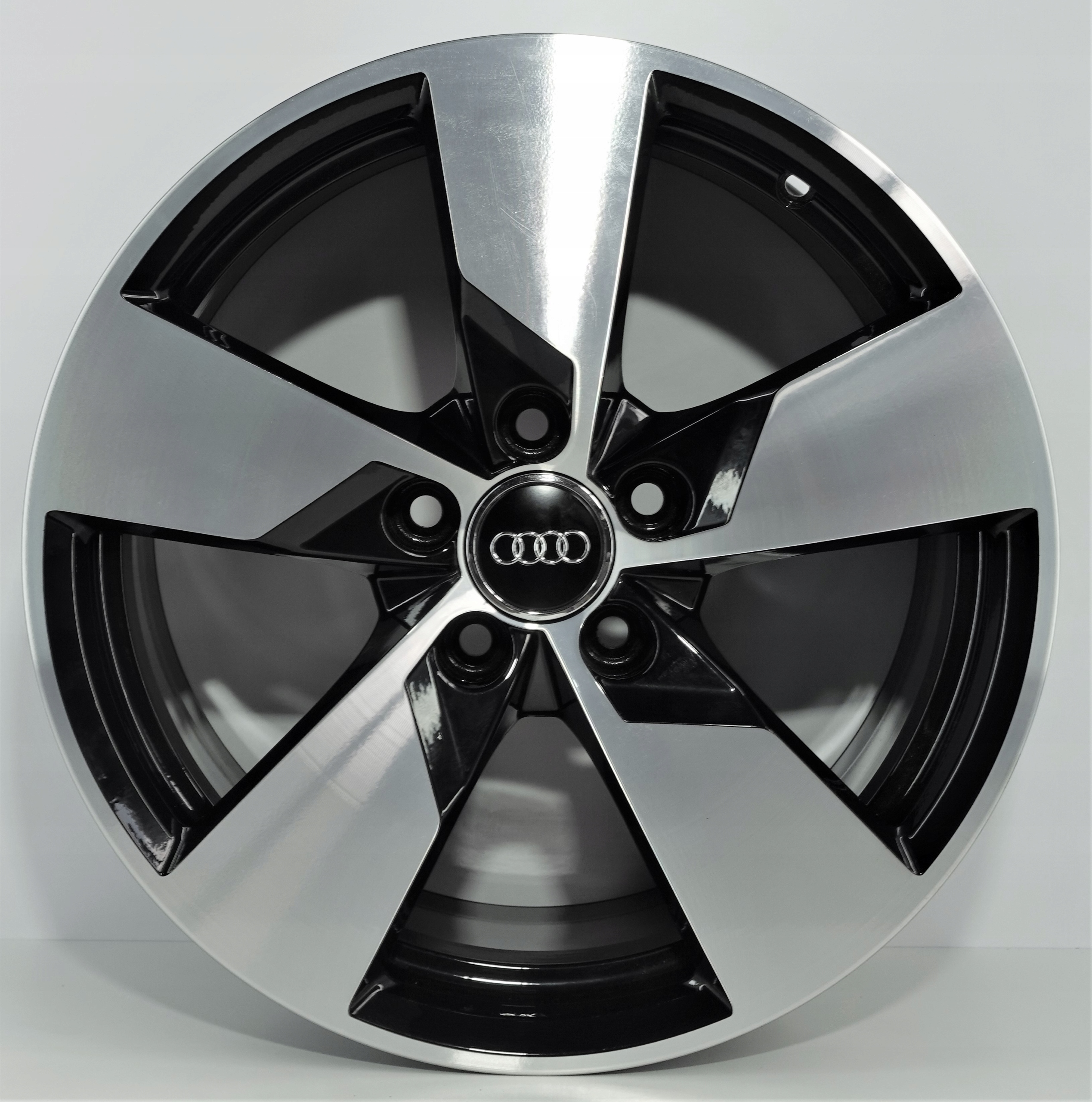17" 5x112 Audi felgi Jak Nowe! 8S0 601 025BA