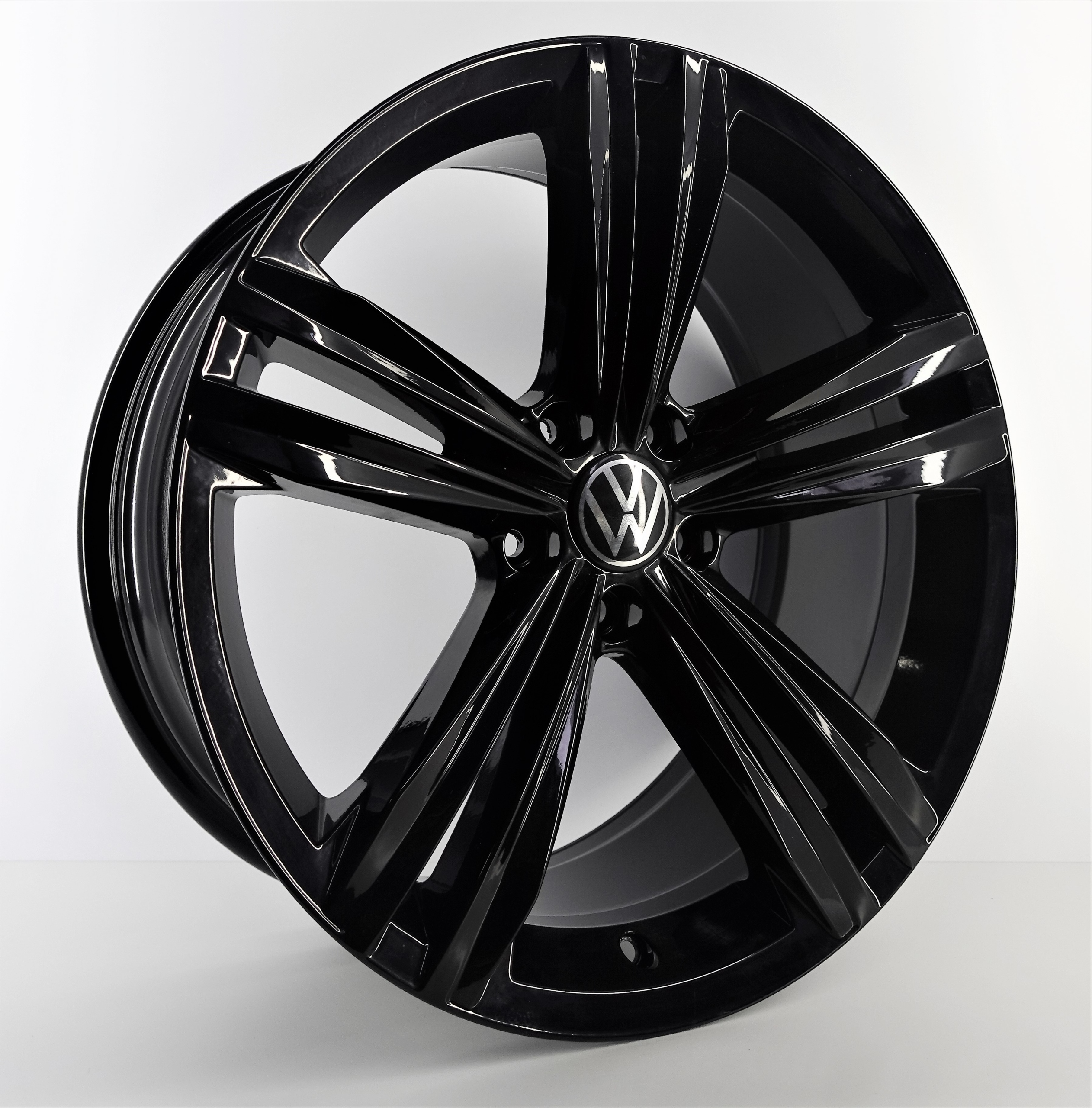 VW tiguan II 5NN 8.5x19 5X112 5NN601025D SEBRING
