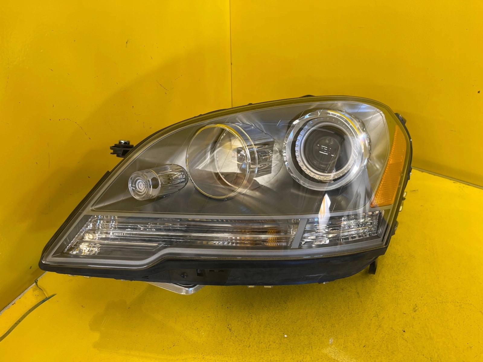 Mercedes ML W164 2005-2008 BI Xenon Frontscheinwerfer Links A1648205759 USA