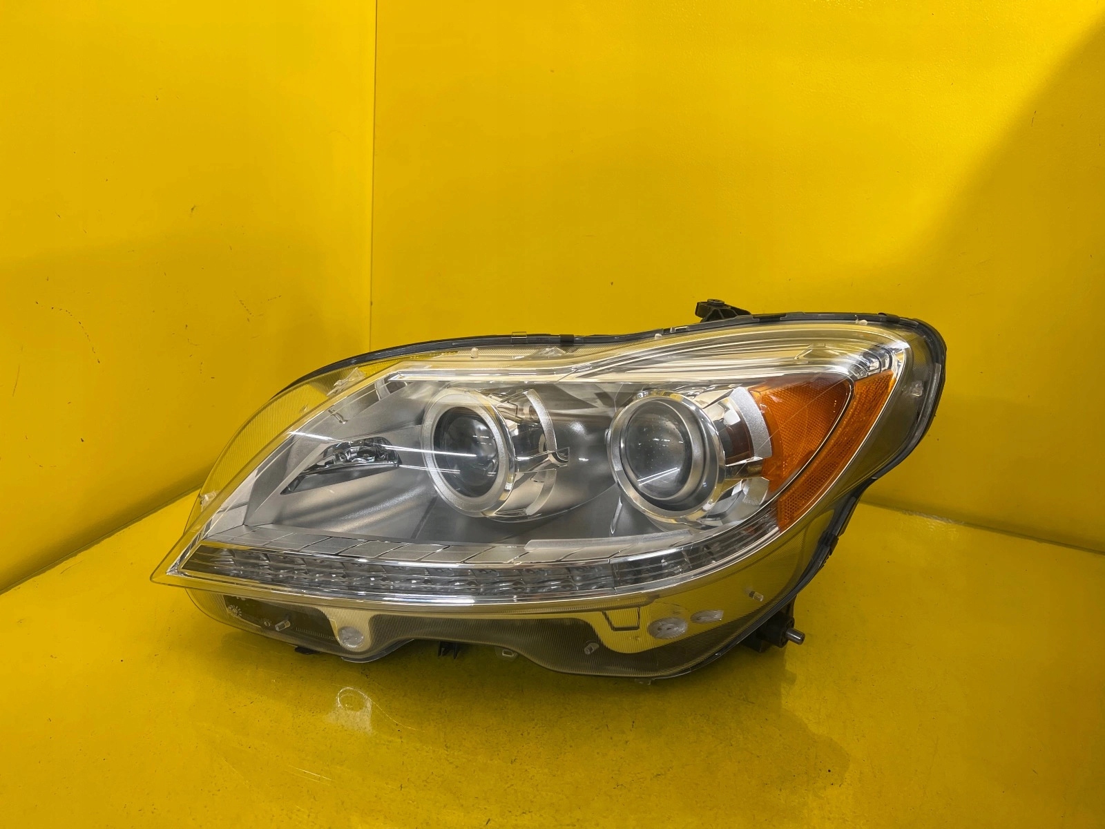 MERCEDES CL W216 XENON 2006-2013 Frontscheinwerfer Links A2168200739 Original