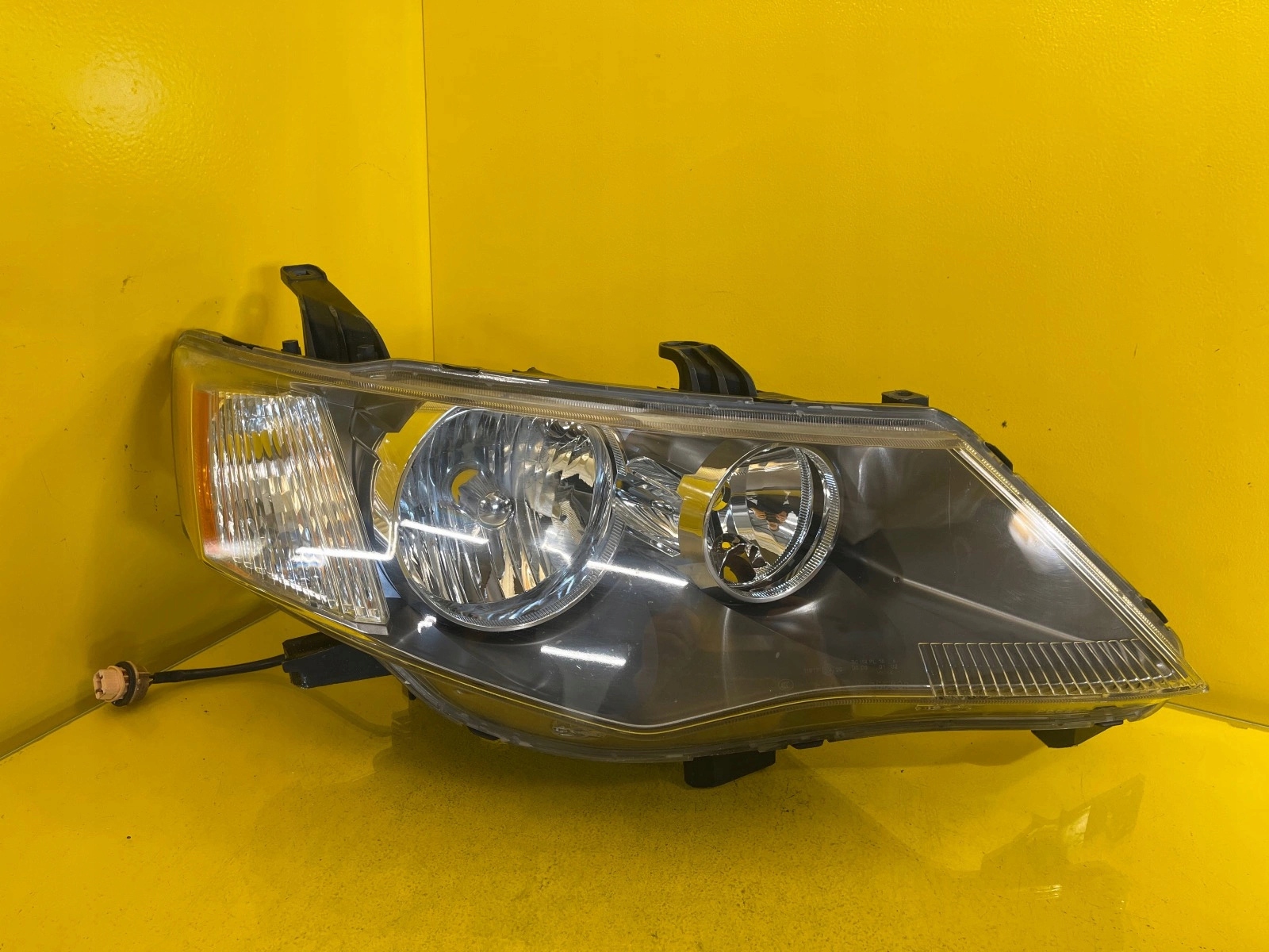 MITSUBISHI OUTLANDER II 2006-2010 XENON Frontscheinwerfer Rechts P9135R LHD