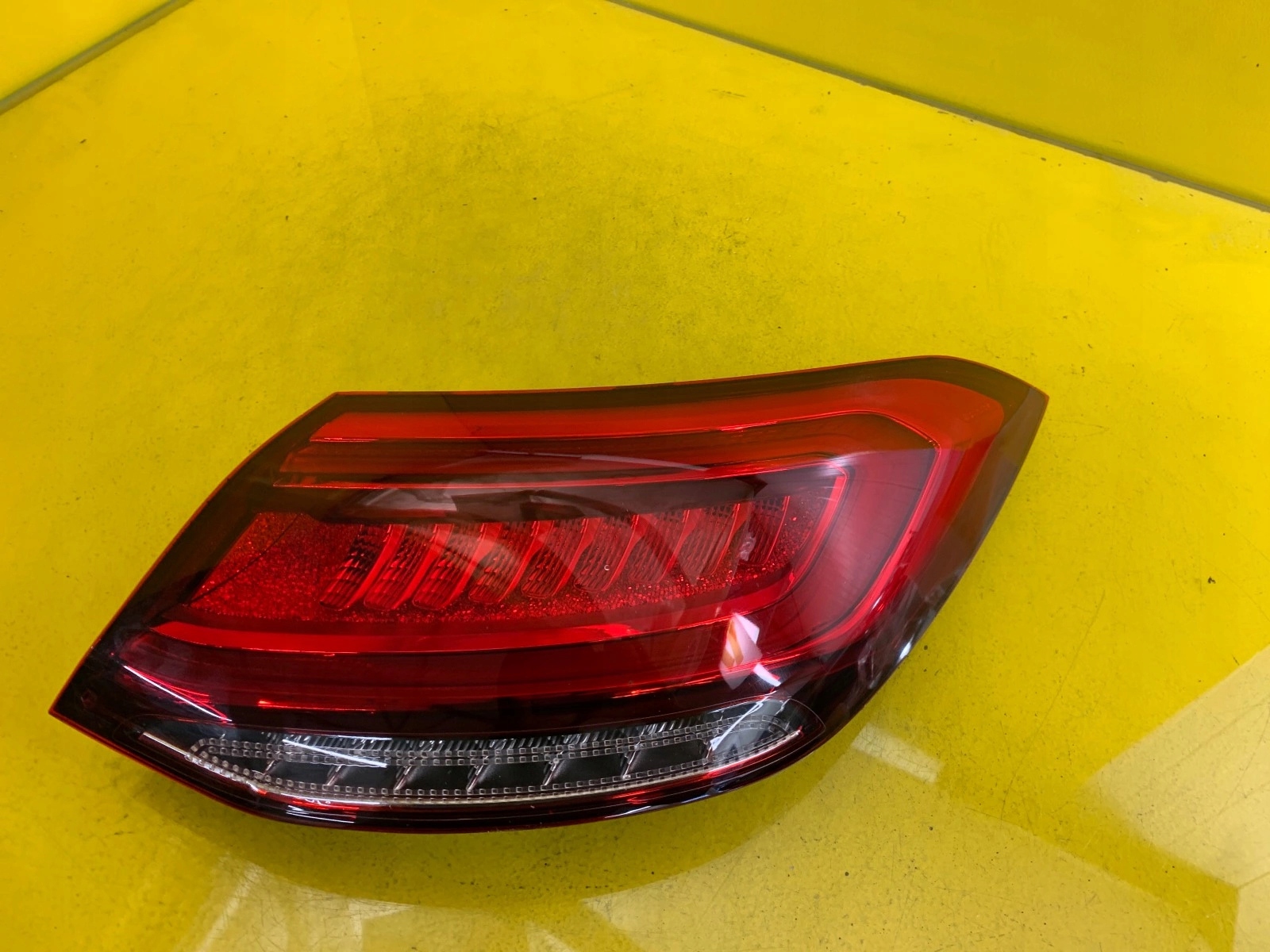 MERCEDES CLS W257 TYŁ LED Heckleuchte Rückleuchte Rechts A2579062900 LHD