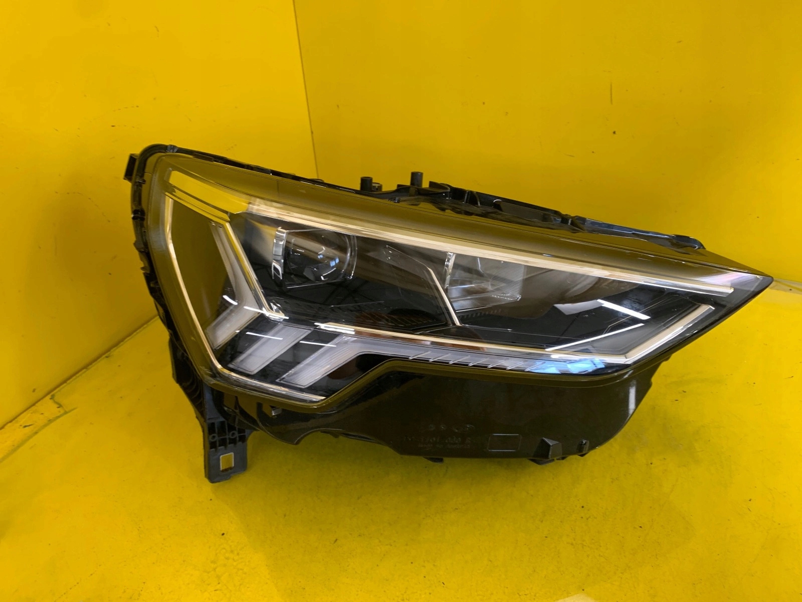AUDI Q3 2 II 83A LED Frontscheinwerfer Rechts 83A941034 LHD Original