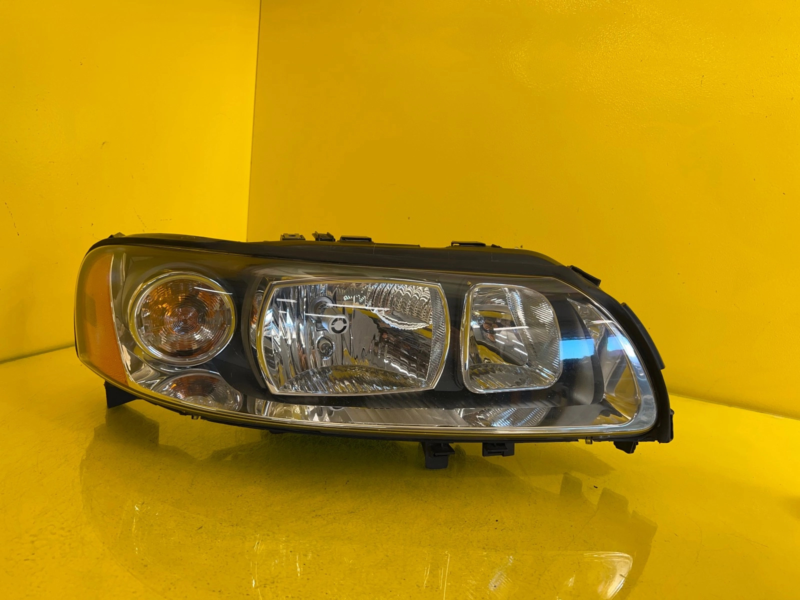 Volvo S60 I V70 II Facelift Scheinwerfer Rechts 30698836 LHD Original