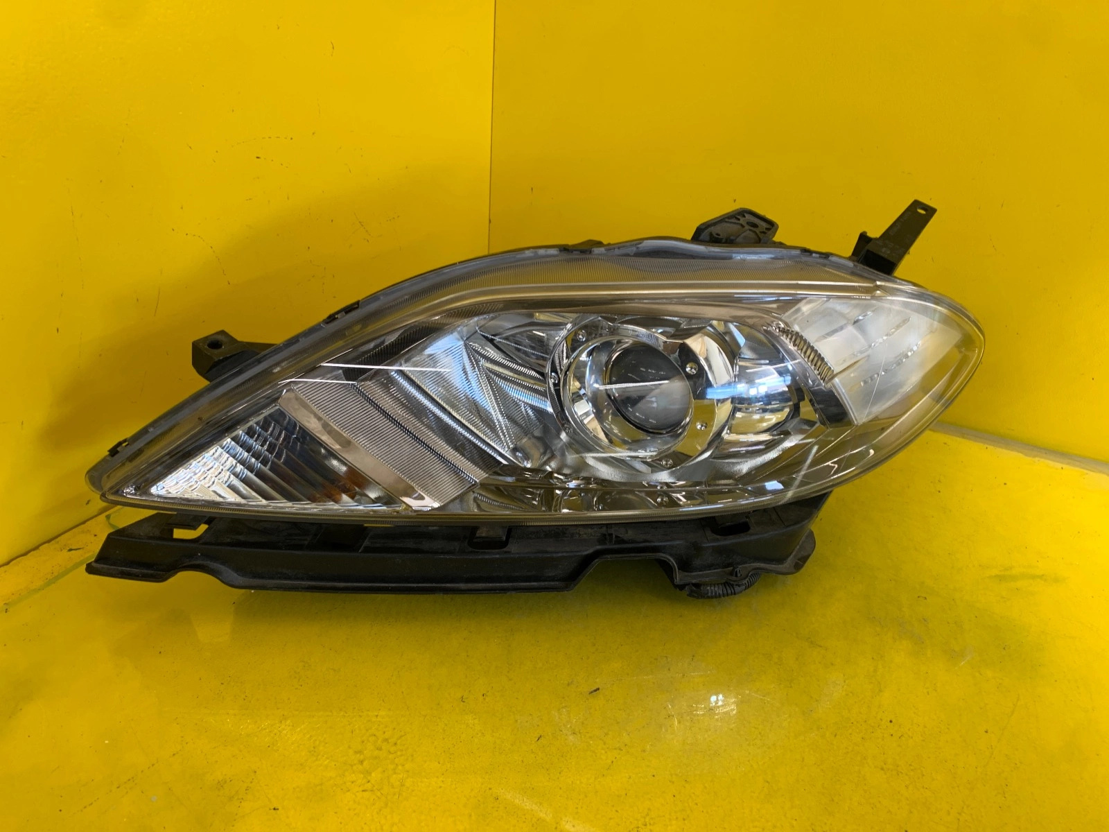 HONDA 2009-2012 FRV FR-V XENON 18810 Frontscheinwerfer Links LHD Original