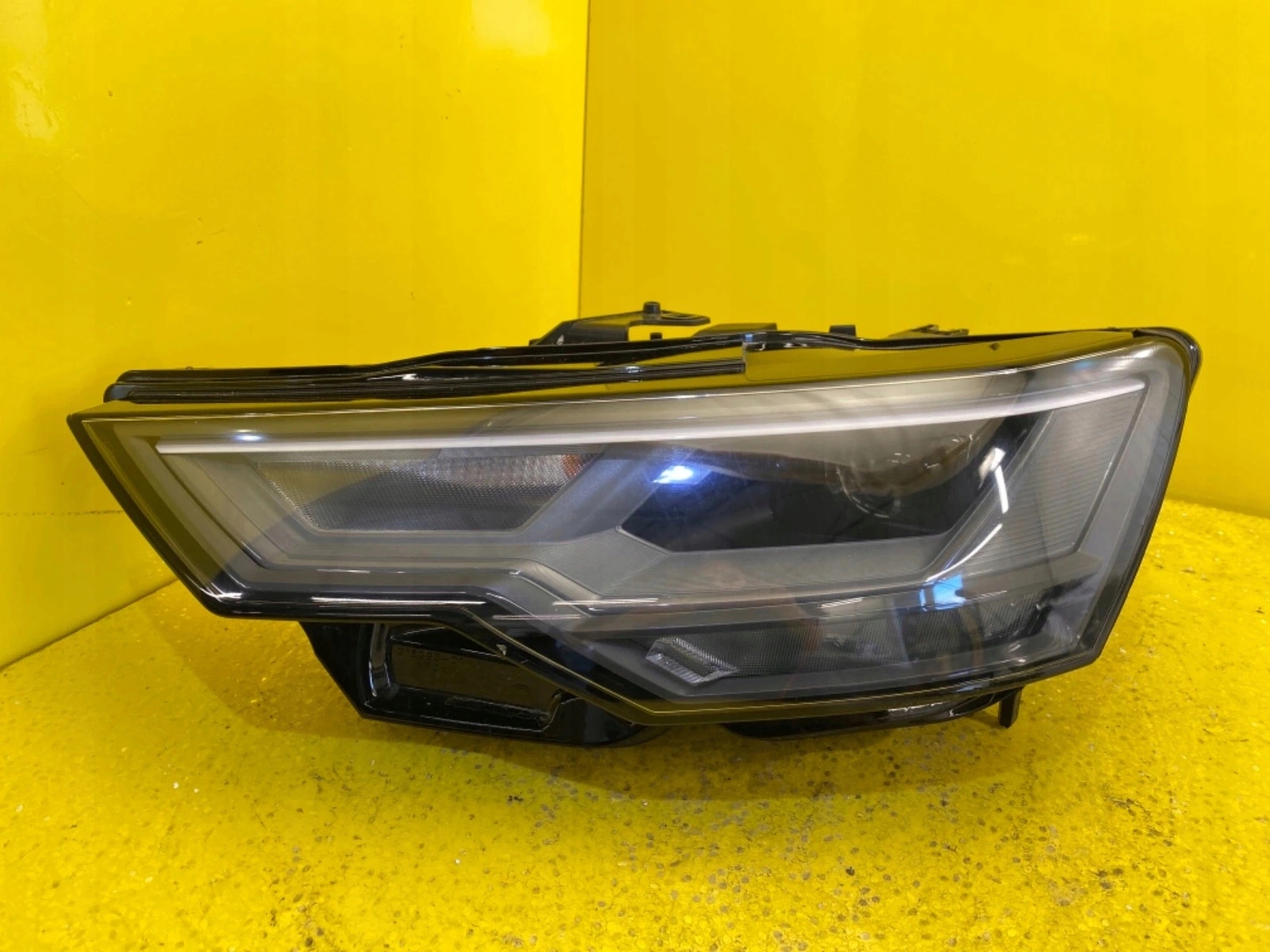 AUDI A6 C8 4K0 18= FULL LED Frontscheinwerfer Links 8K0941033 LHD OE Original