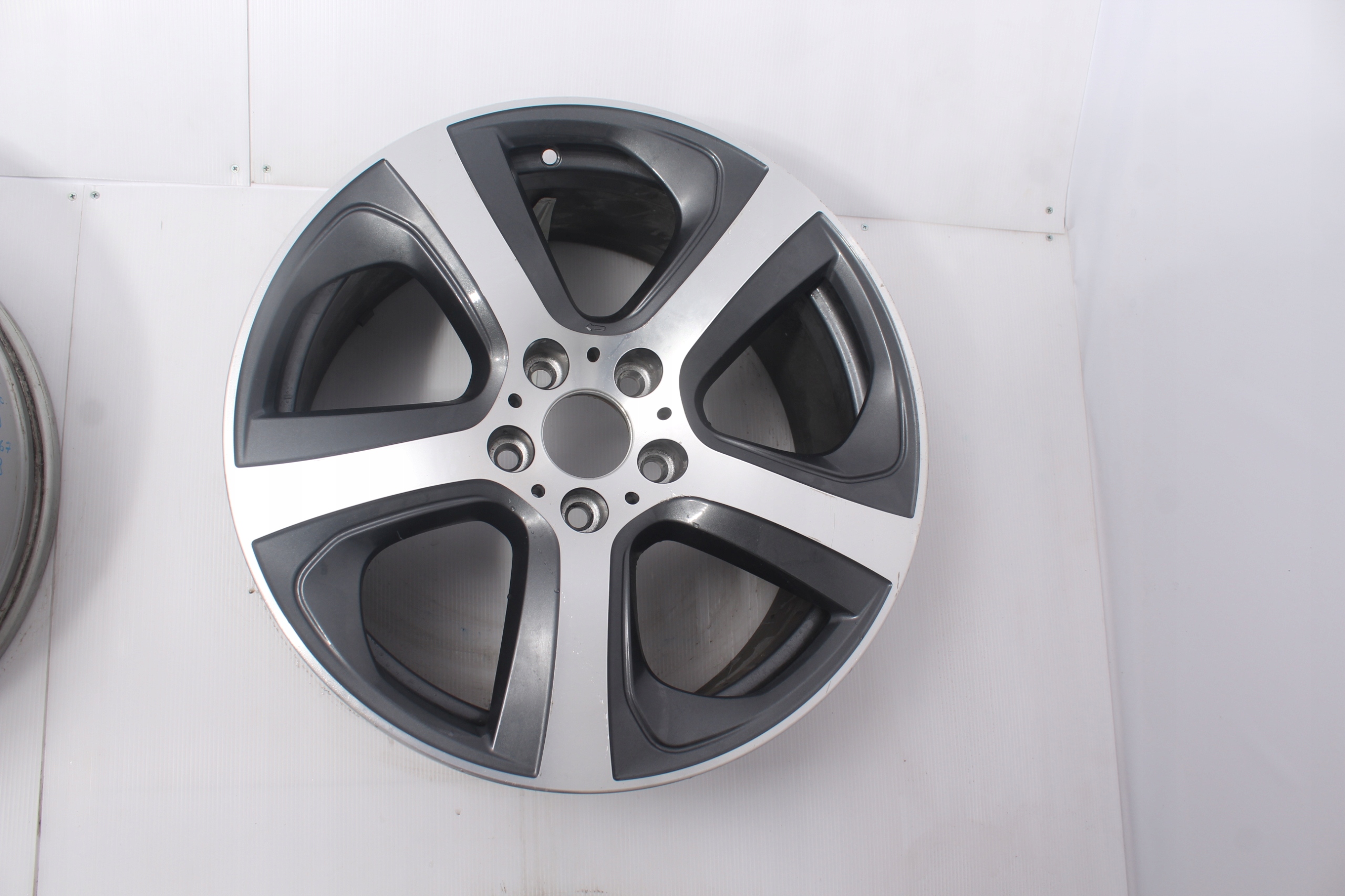 Original Alufelge BMW 19 Zoll 9,0J 5x120 ET48 Nabe  Graphit 6858525