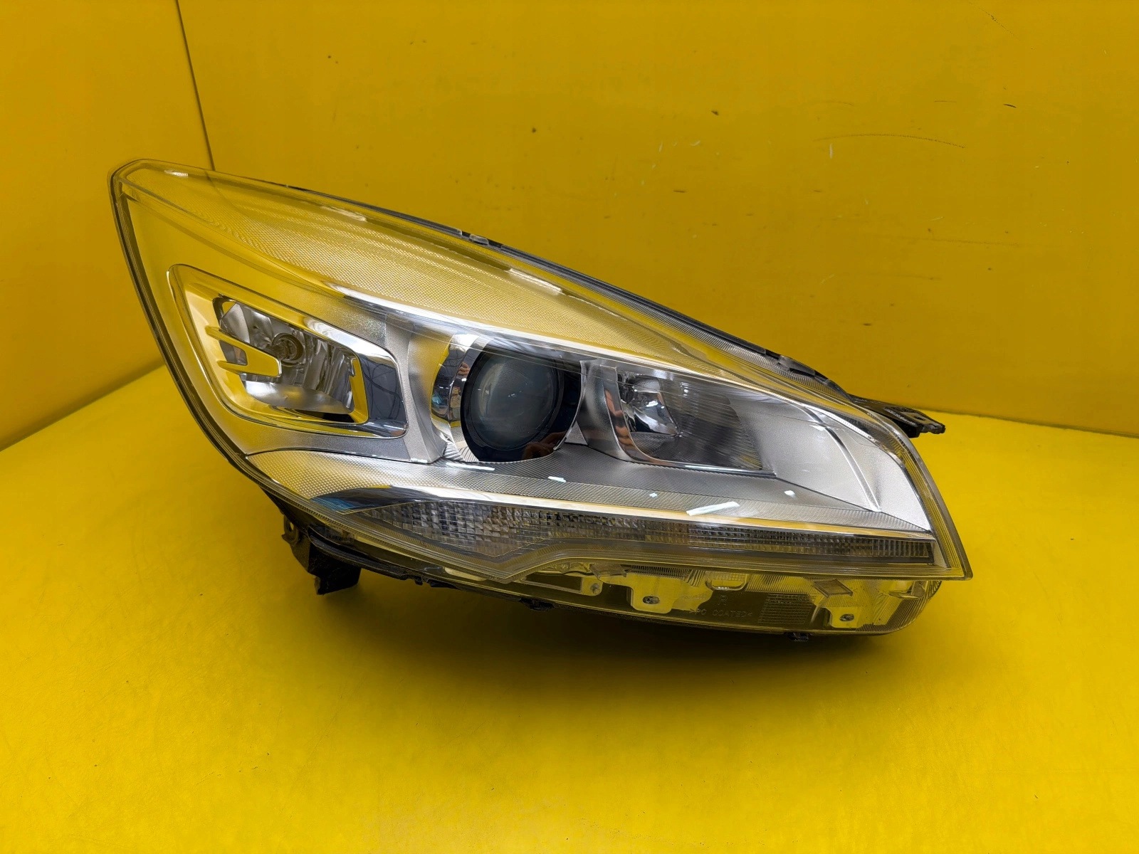 Ford Kuga MK2 Bi-Xenon CV44-13D154-AG phare avant droit d'origine Occasion Pièce
