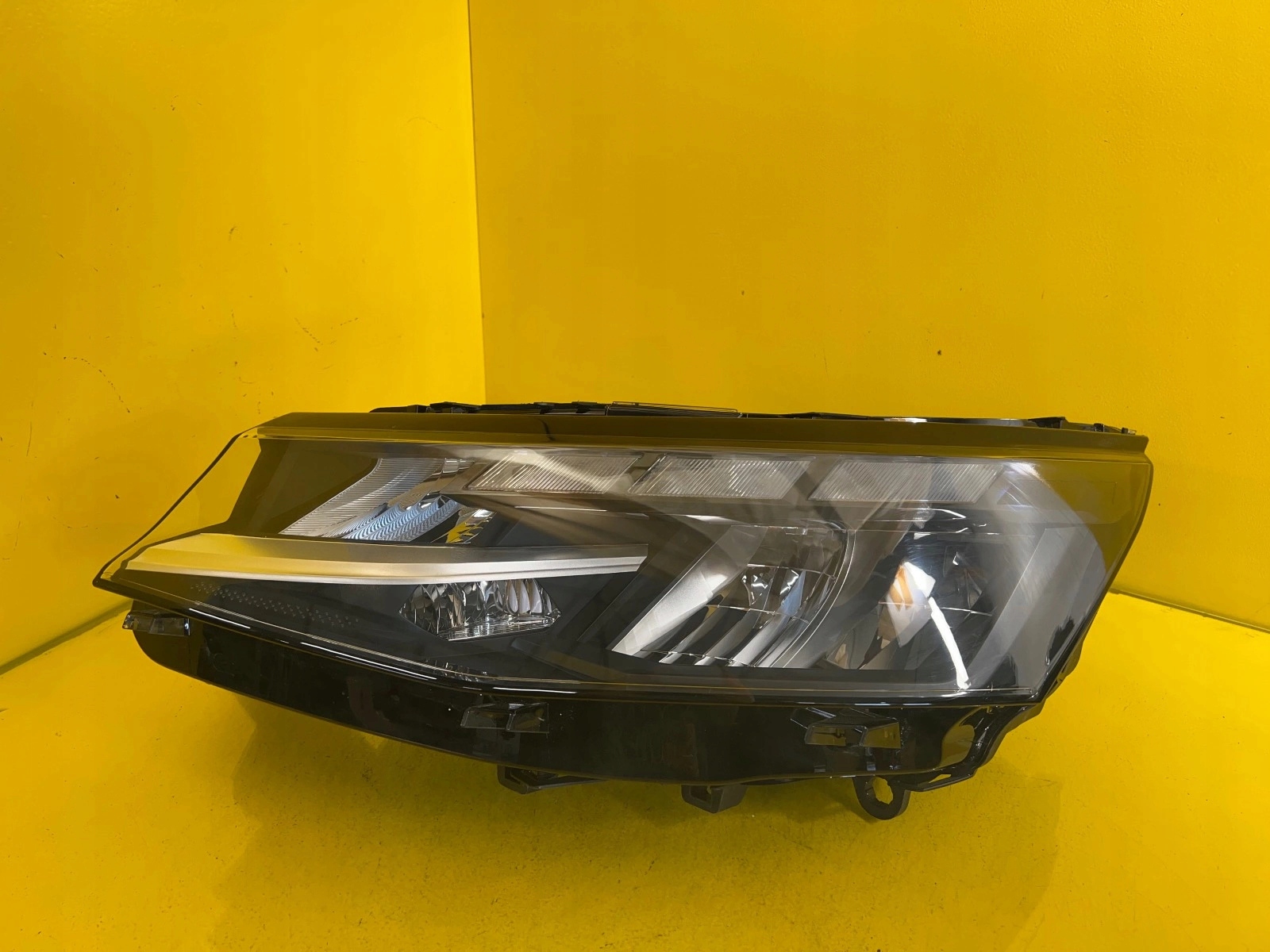 VW T7 TRANSPORTER LED Frontscheinwerfer Links 7T1941035AC LHD Original