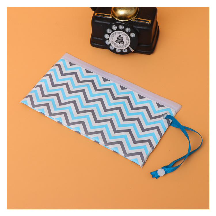Etui w8 – tasiemka do przypięcia