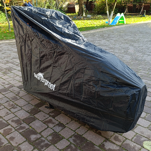 pokrowiec na motor rower skuter wodoodporny czarny simplo w garazu