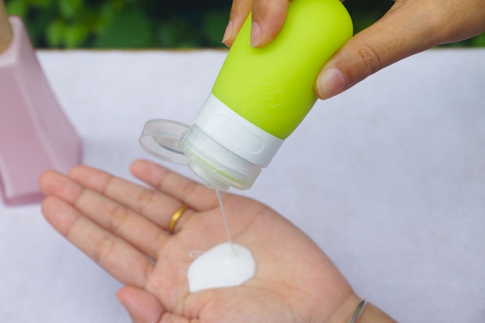 pojemniki podróżne na kosmetyki silikonowe simplo do walizki kosmetyczki basen siłownia torebka