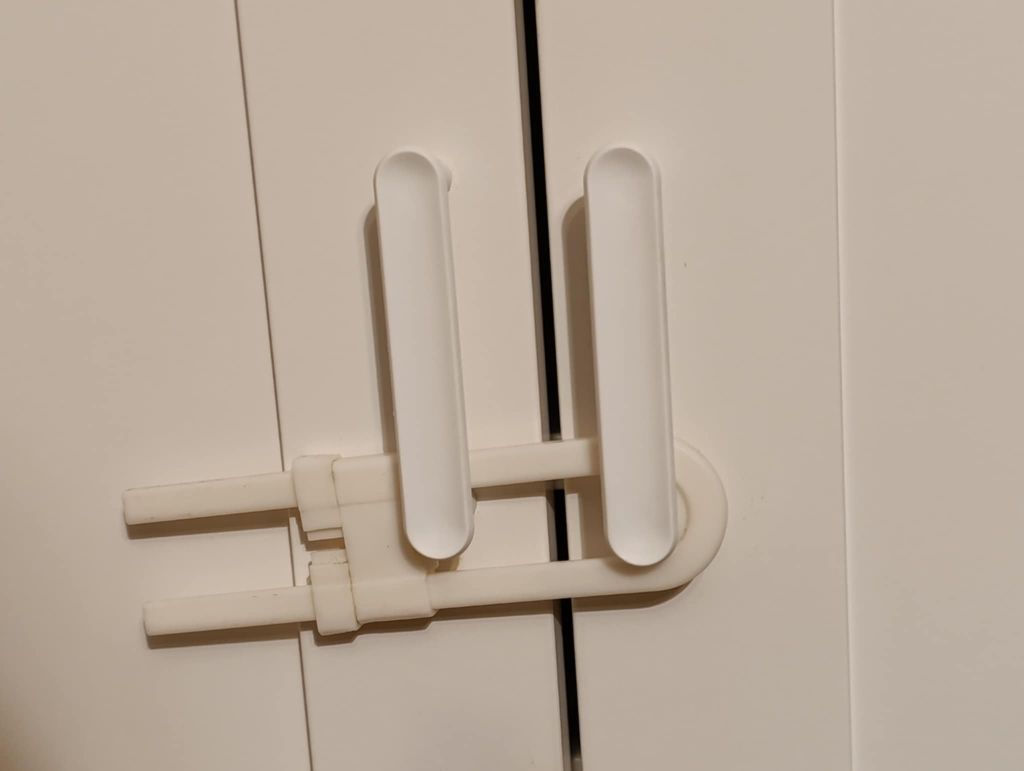 u-lock simplo zabezpieczenie drzwiczek szafek kremowe