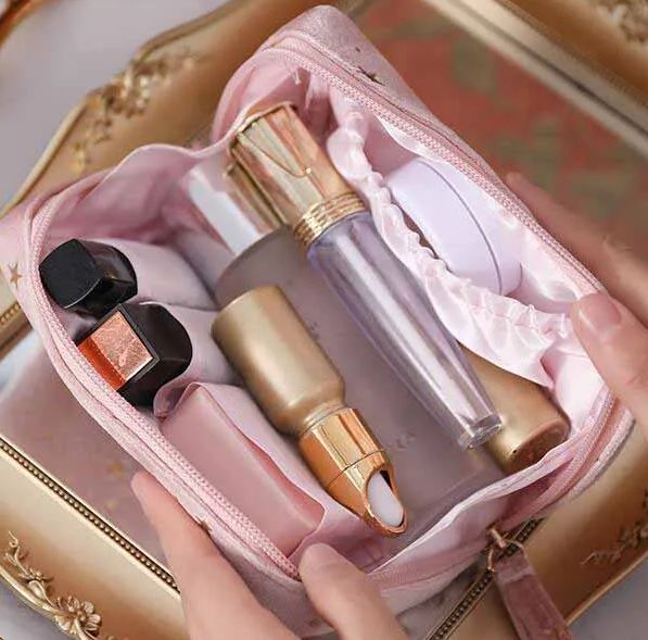 kosmetyczka do torebki simplo kremowa elegancka praktyczna zamek przegródki