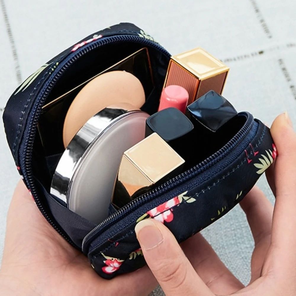 kosmetyczka damska saszetka na podpaski lody simplo widok z boku