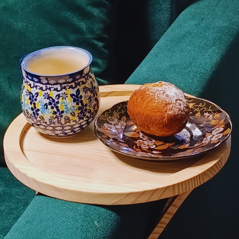 stolik na oparcie kanapy drewniany organizer na pilot telefon kubek simplo 5903068137617