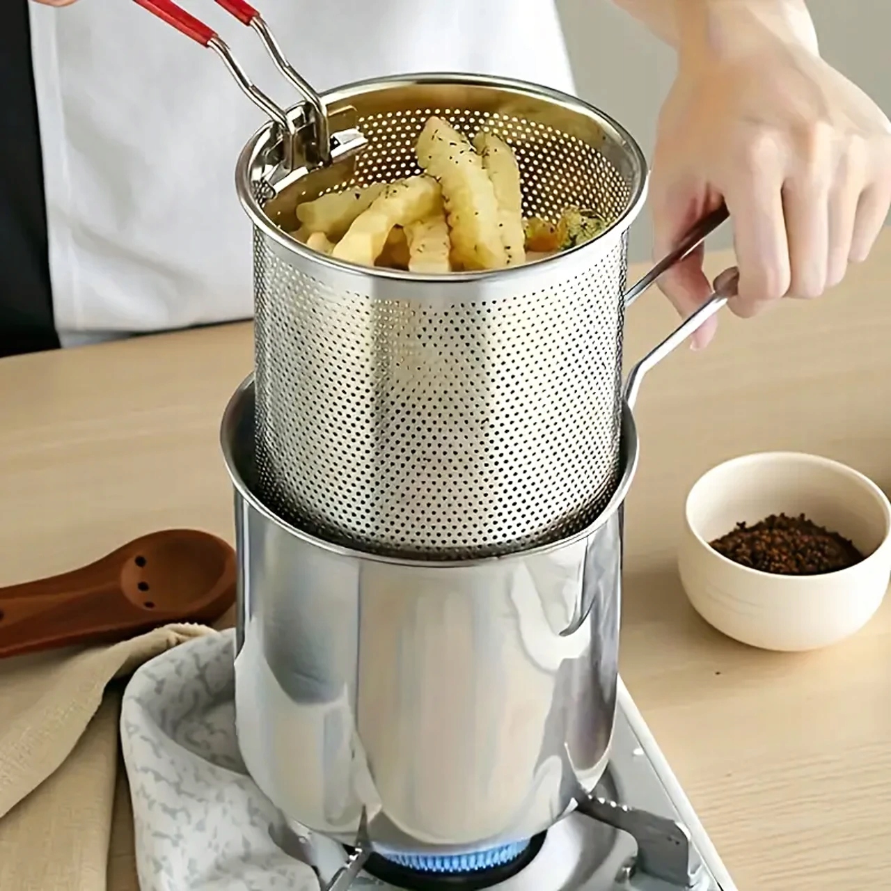 frytkownica-garnek-z-koszem-sitkiem-1200ml-mini-garnuszek-stal-nierdzewna-304-do-glebokiego-smazenia-frytek-kosz-odpinany-uchwyt