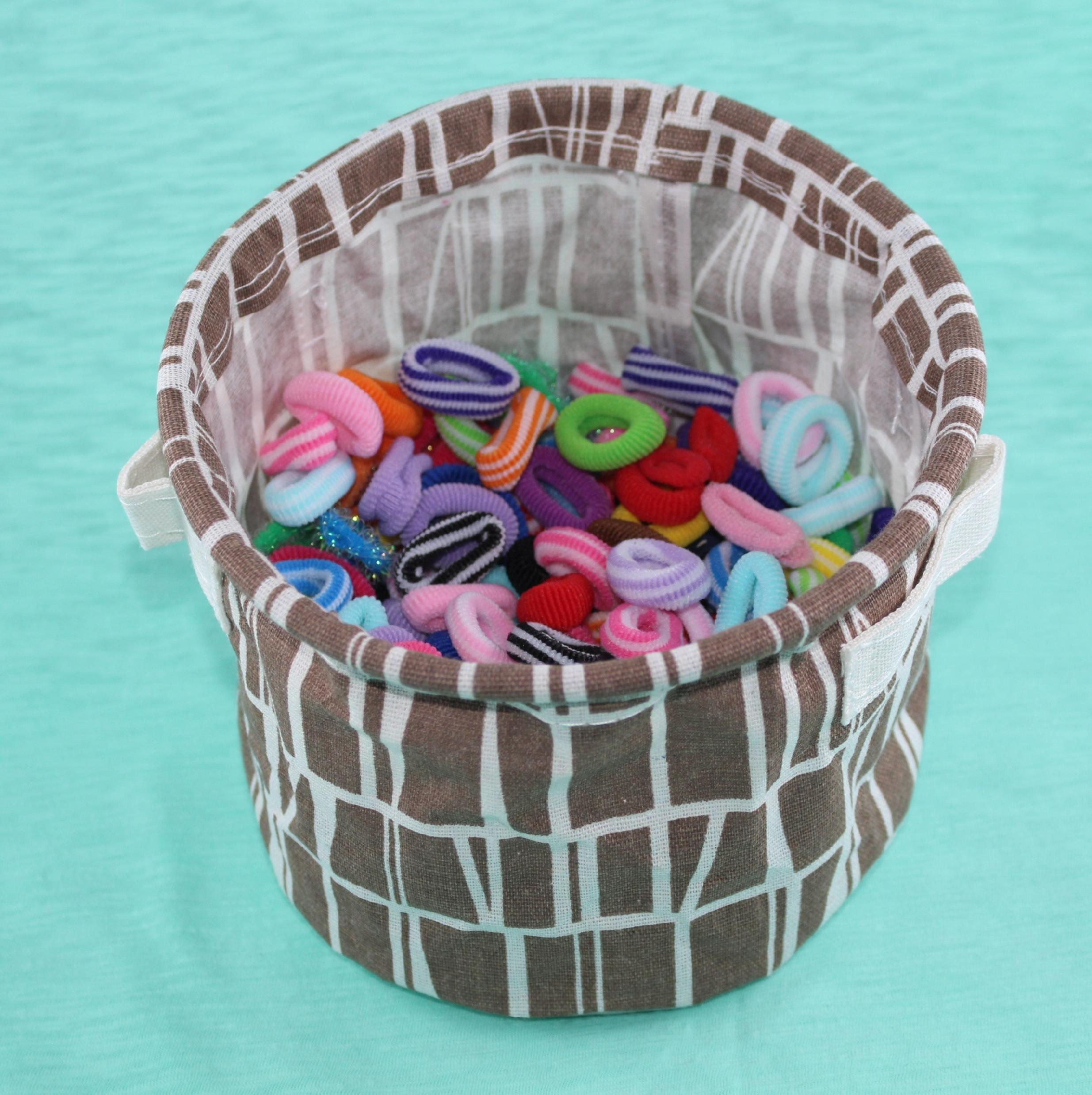 koszyk do przechowywania wzór nr 1 materiałowy z uchwytami metalowa obręcz