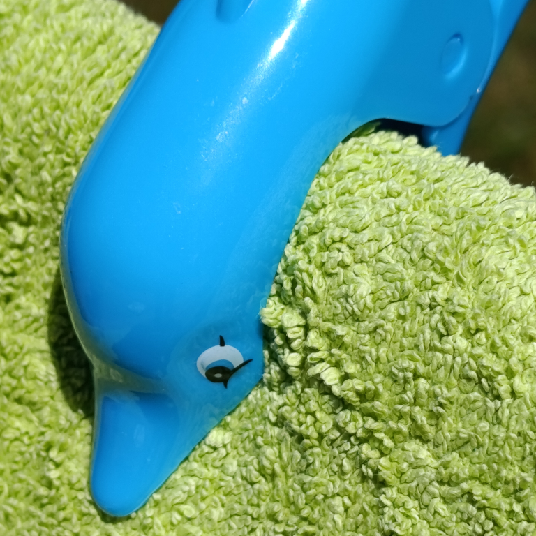 mocne spinacze delfinki Simplo do ręczników i leżaków