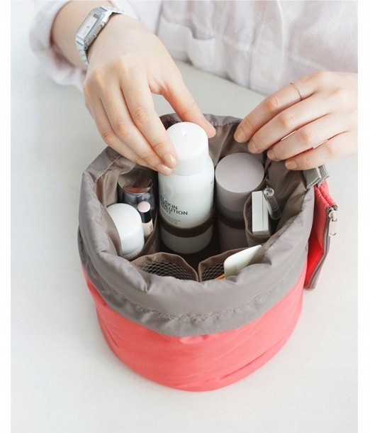 Kosmetyczka podróżna worek ze ściągaczem czerwona simplo 5903068131158