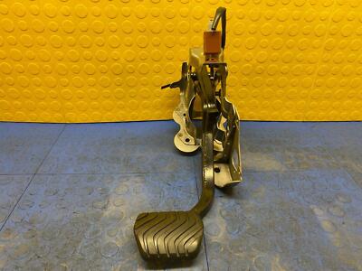 21 22 23 24 ROGUE EXCEPT SPORT Brake Pedal & Bracket w/ Sensor OEM 465016RR0B