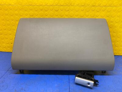 03 04 05 06 08 09 10 PORSCHE CAYENNE Glove Box Compartment OEM 95555211801 A64922