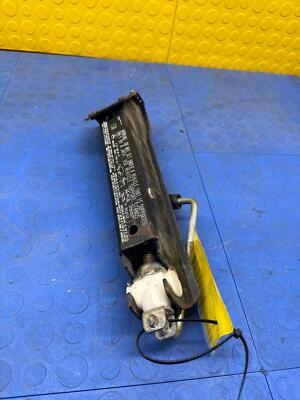 03 04 05 06 07 08 09 10 11 MERCEDES E-350 Jack OEM A2115830215